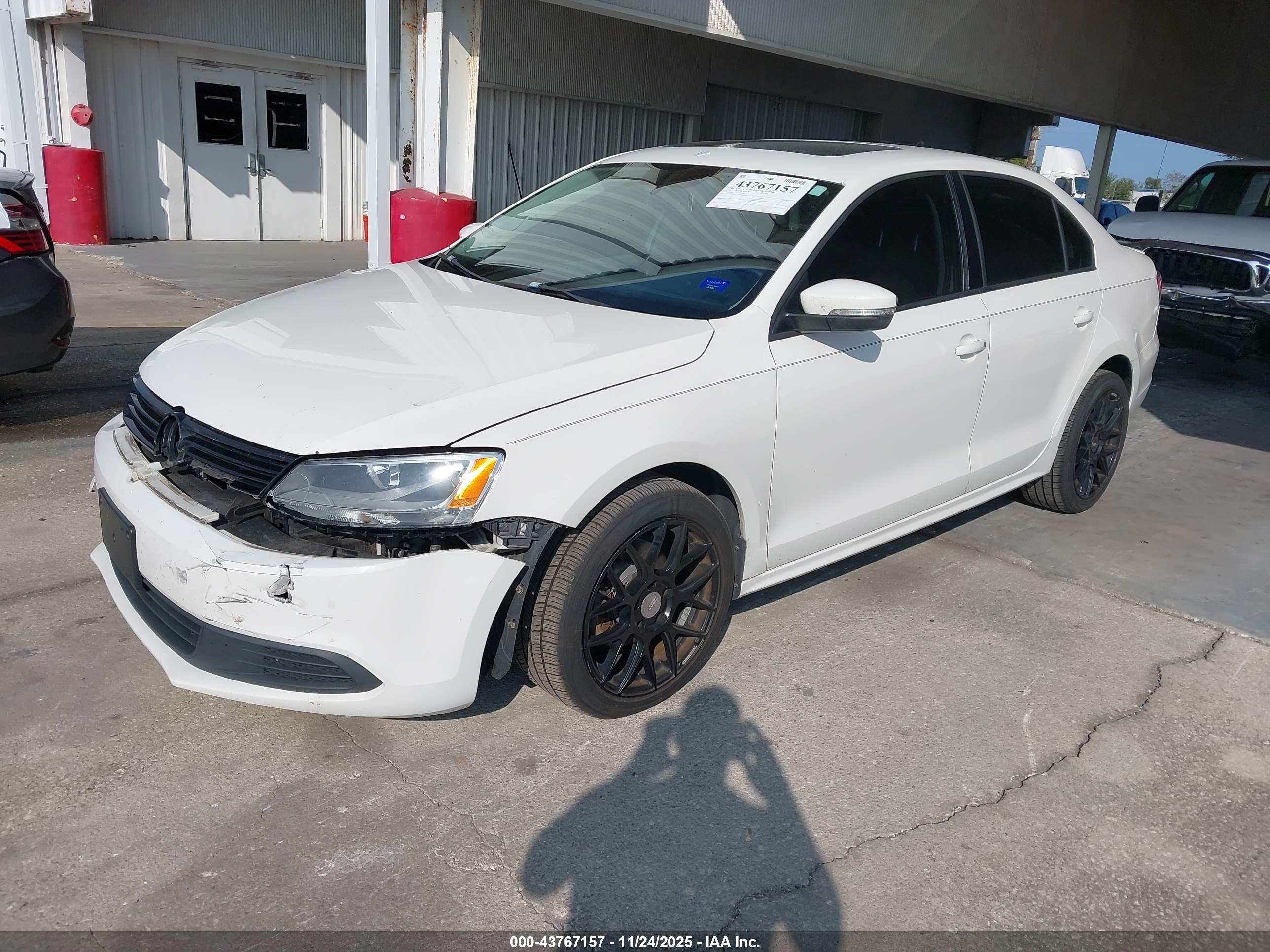 VOLKSWAGEN JETTA image 2
