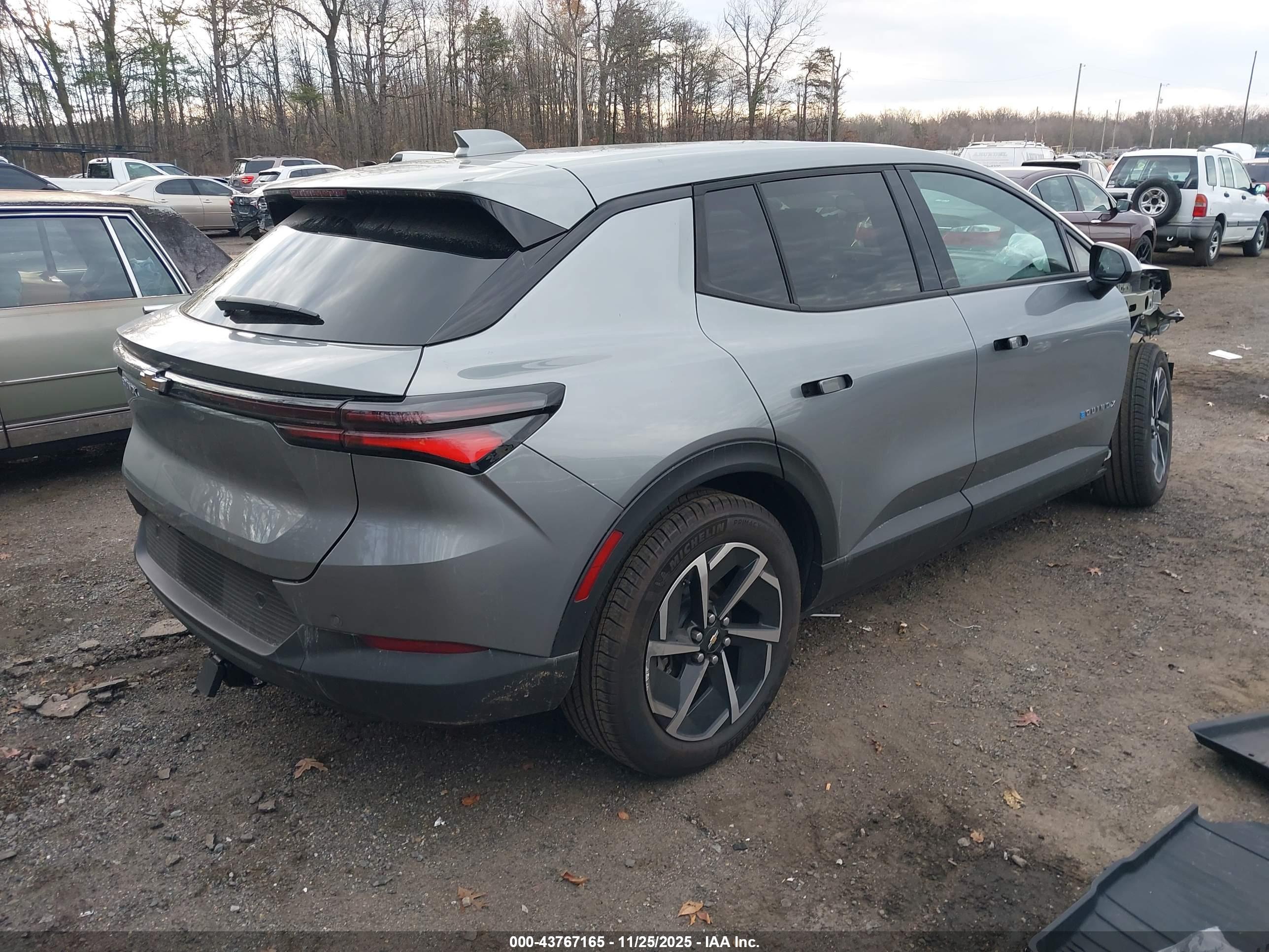 CHEVROLET EQUINOX image 4