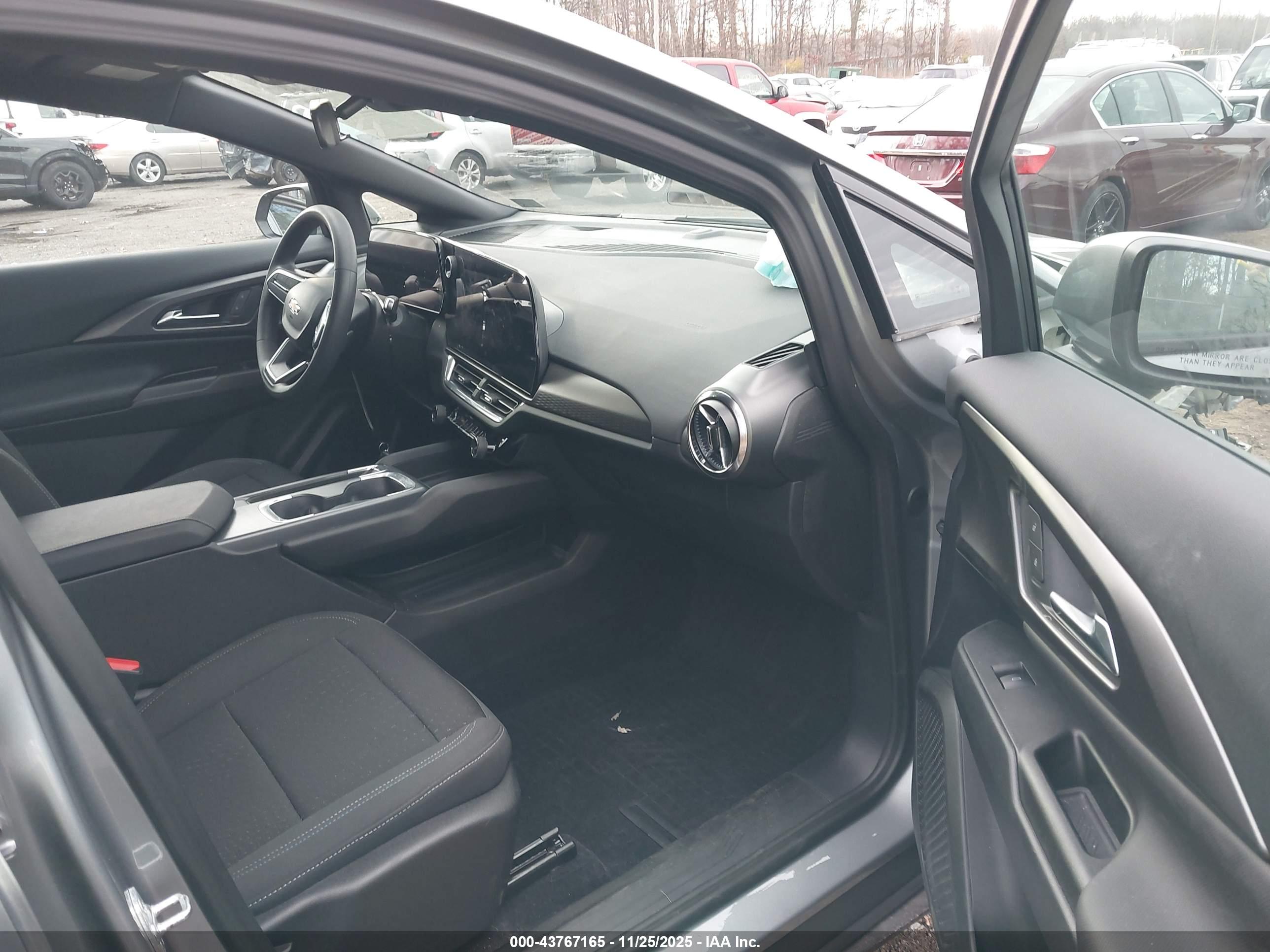 CHEVROLET EQUINOX image 5