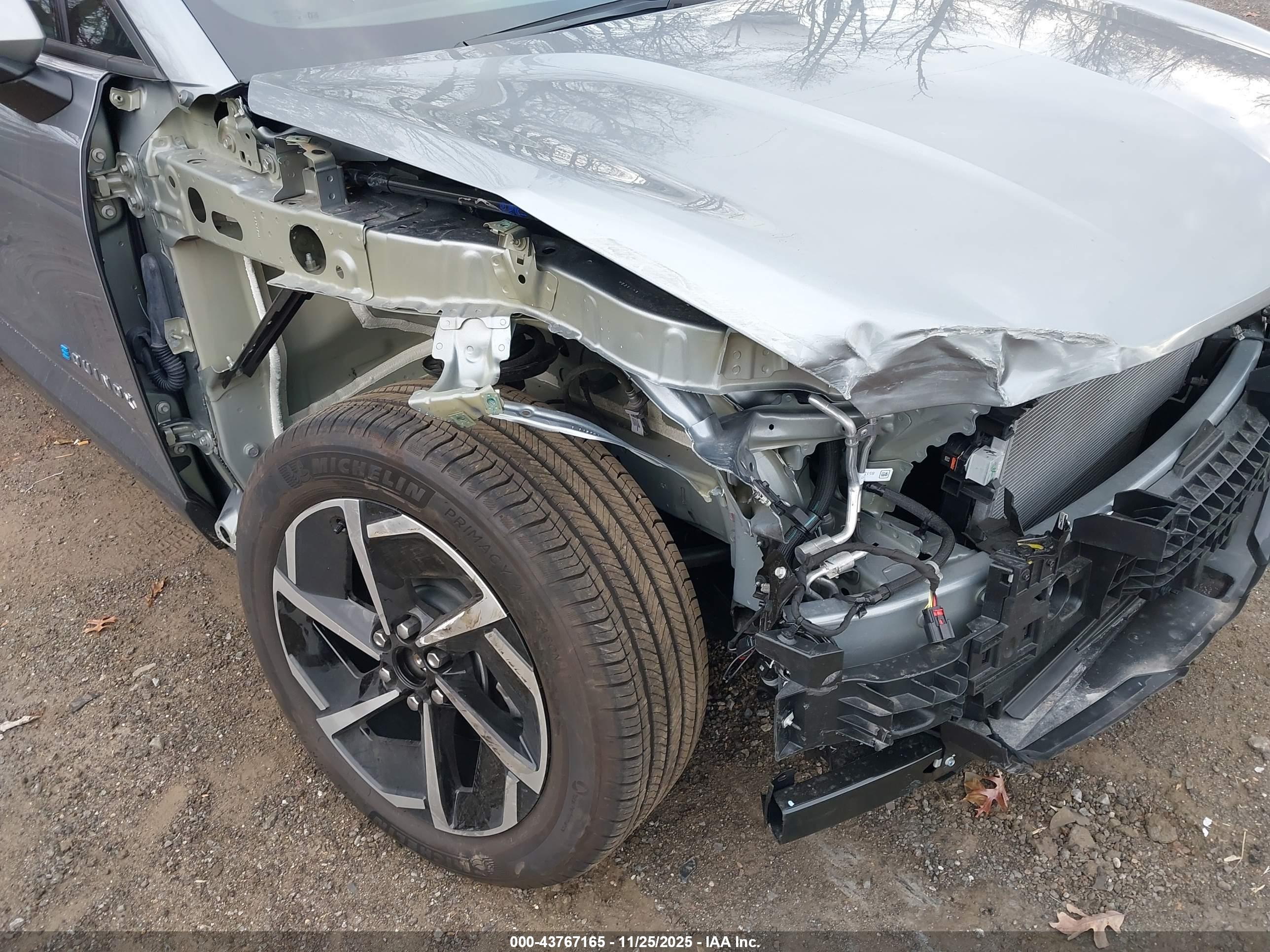 CHEVROLET EQUINOX image 6
