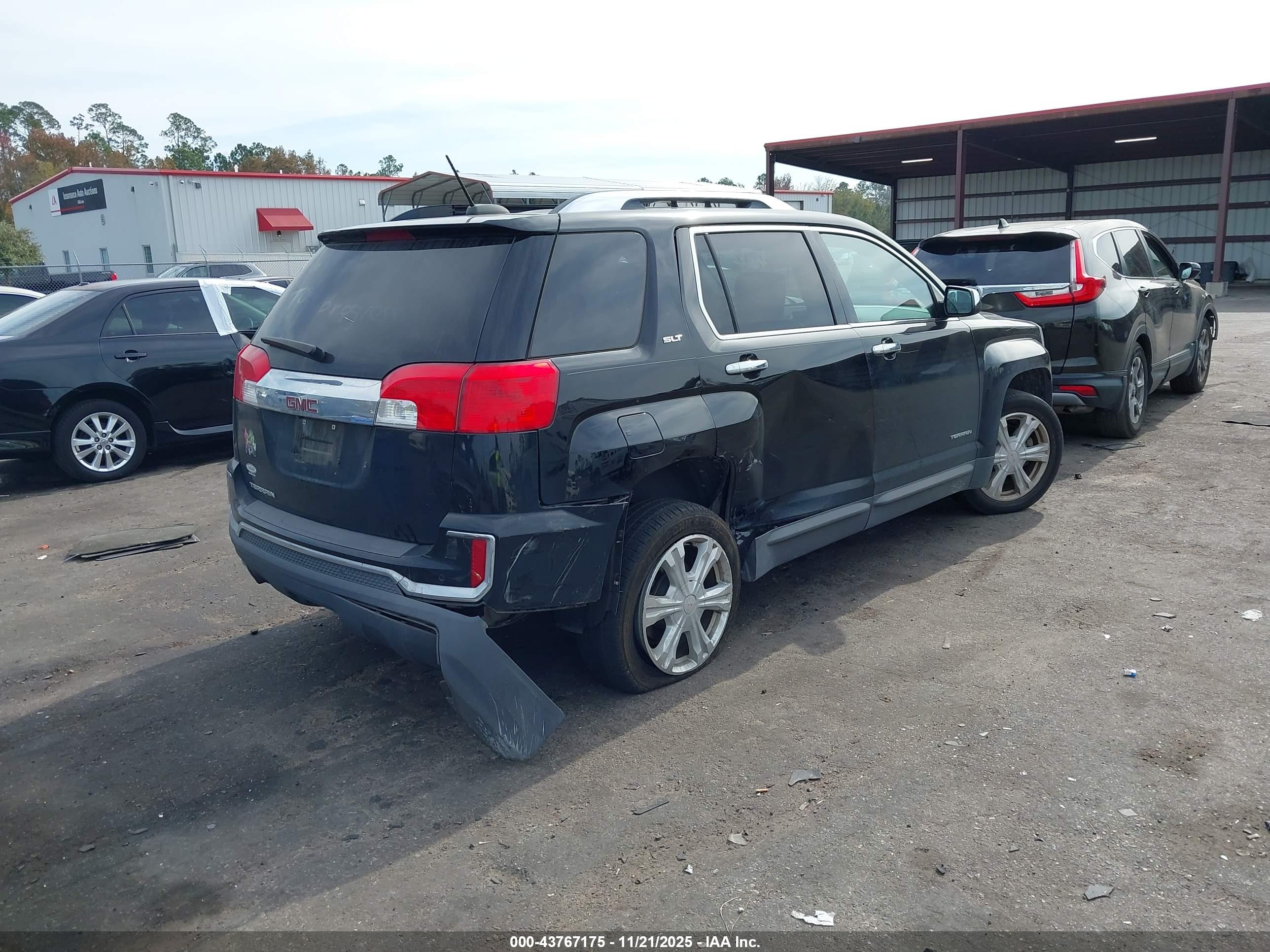 GMC TERRAIN image 4