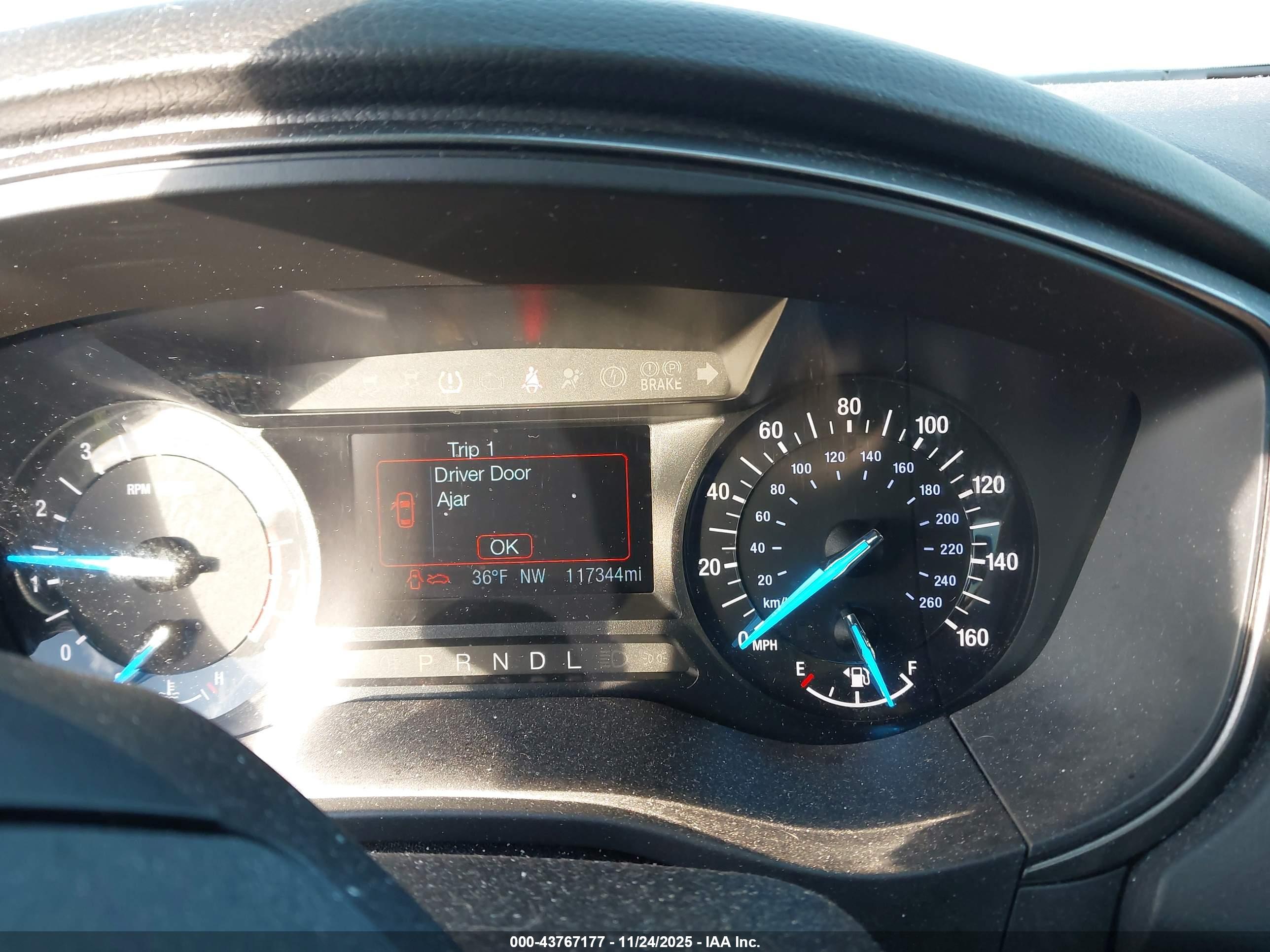 FORD FUSION image 7