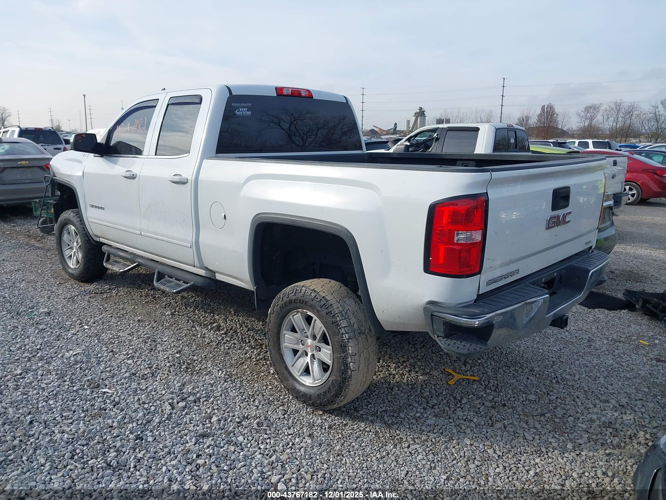 GMC SIERRA image 3