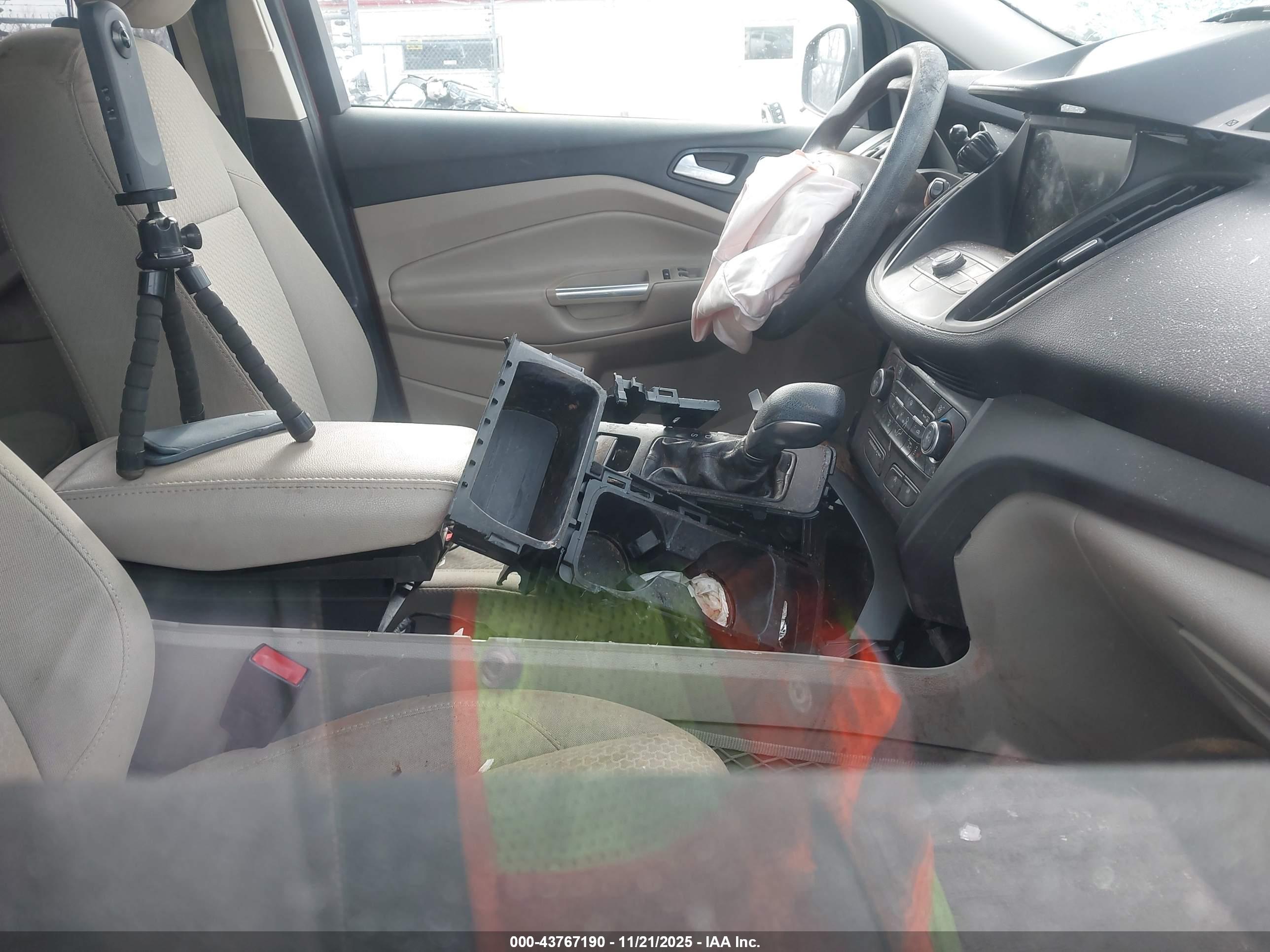FORD ESCAPE image 5