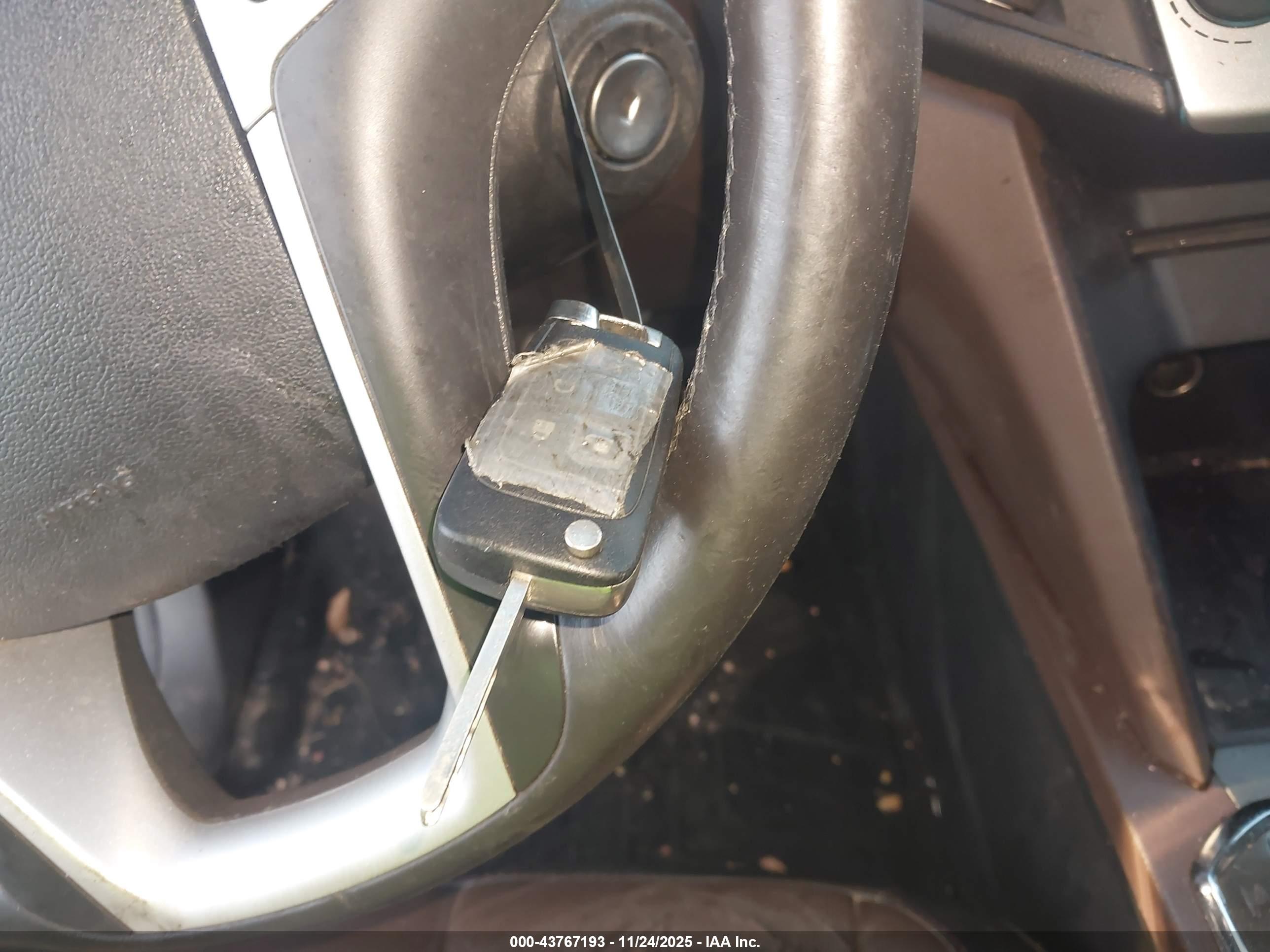 CHEVROLET EQUINOX image 11