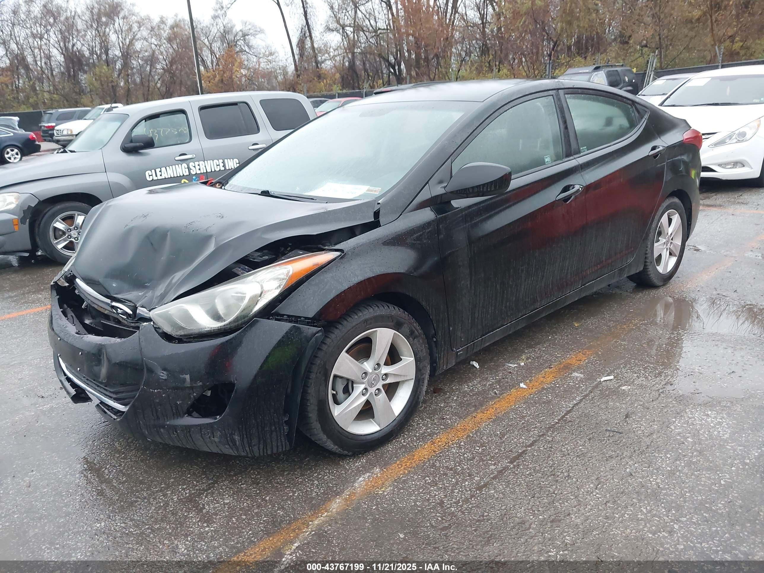 HYUNDAI ELANTRA image 2