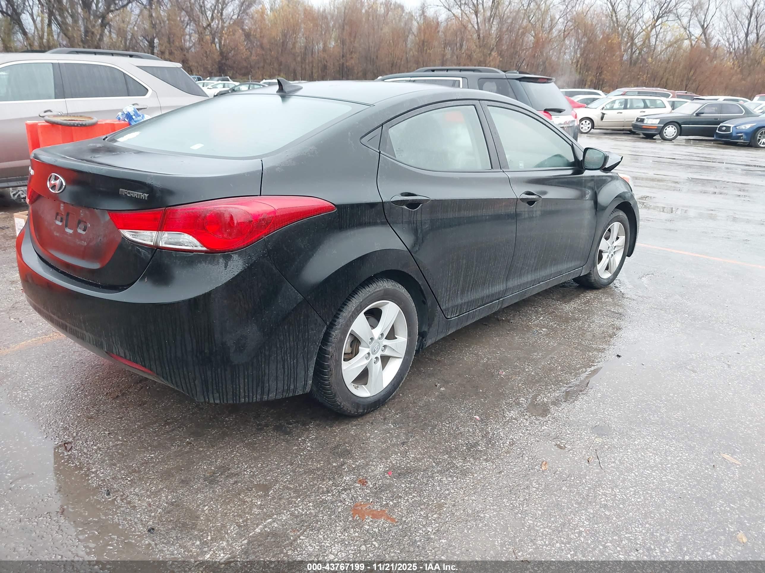 HYUNDAI ELANTRA image 4