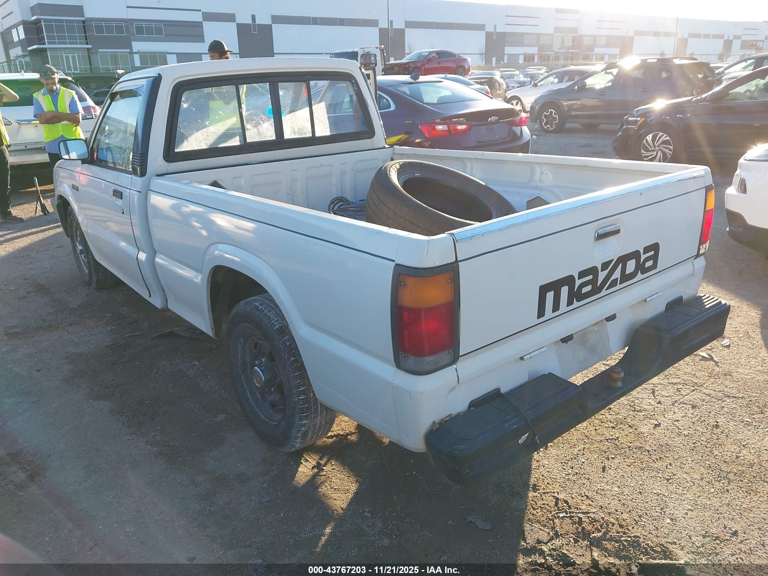 MAZDA B2000 image 3