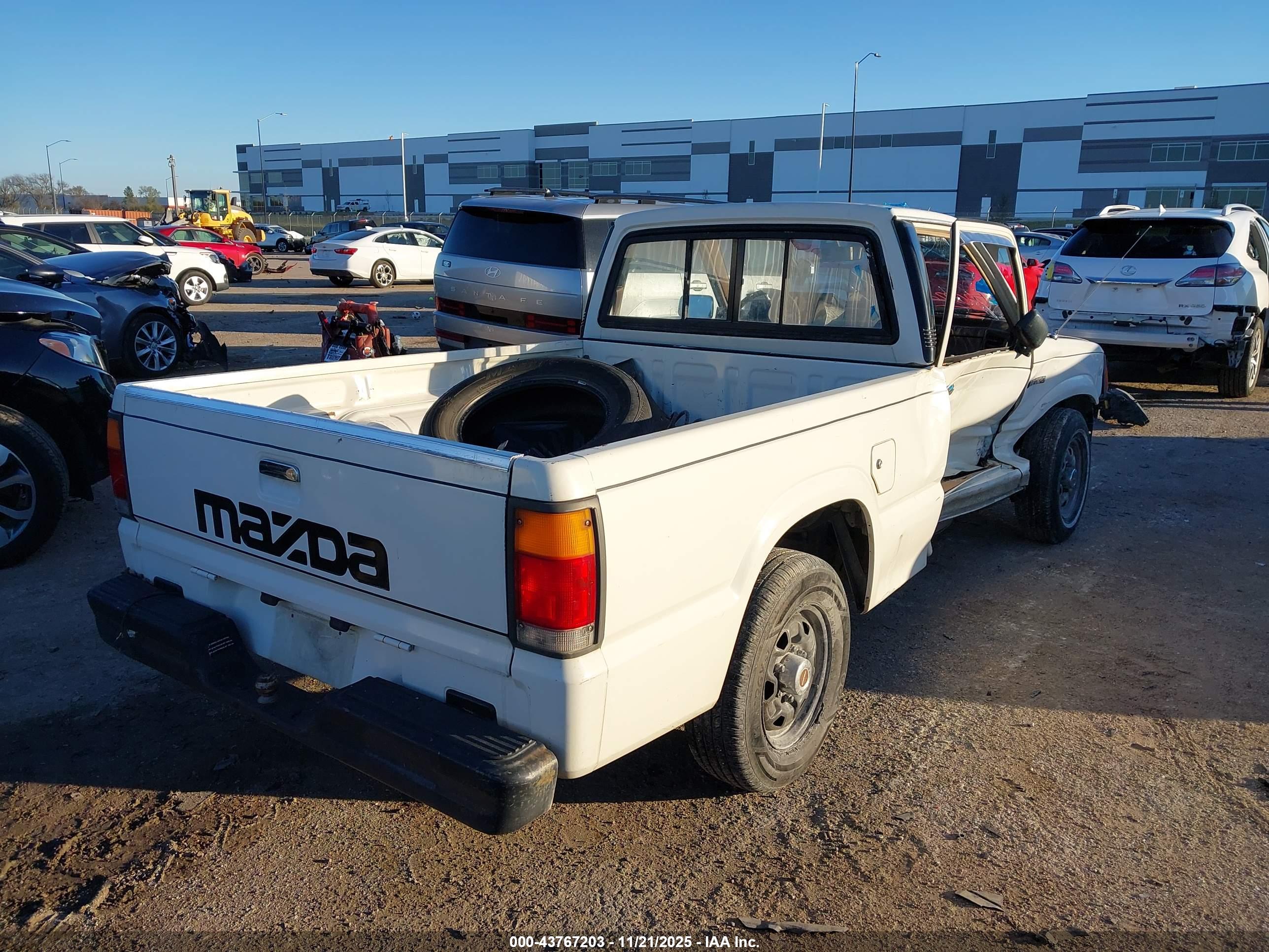 MAZDA B2000 image 4
