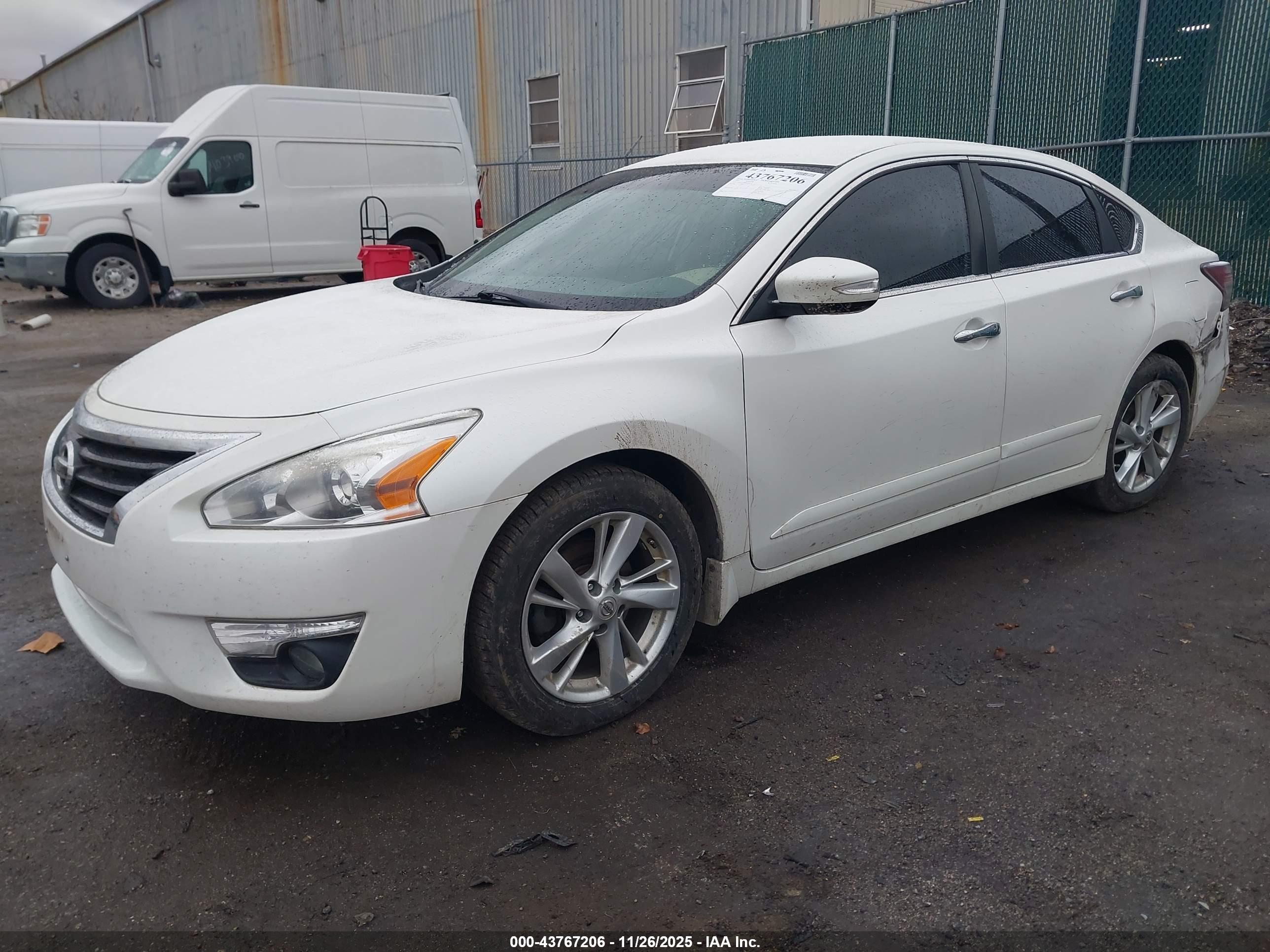 NISSAN ALTIMA image 2