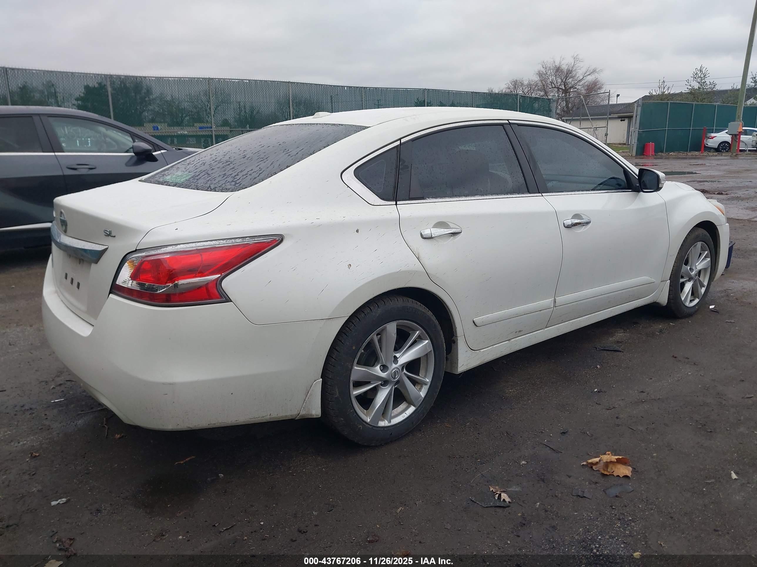 NISSAN ALTIMA image 4