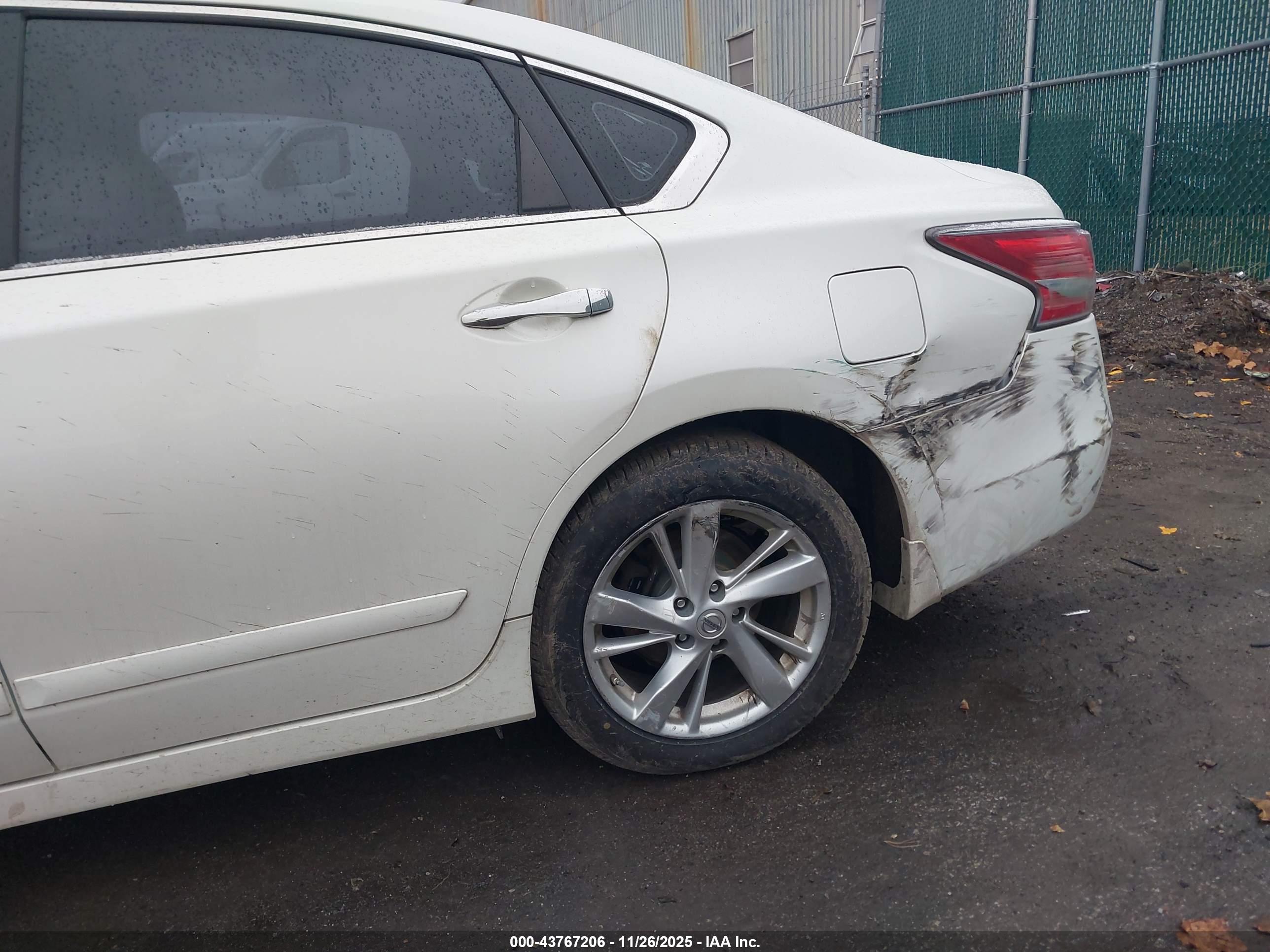 NISSAN ALTIMA image 6