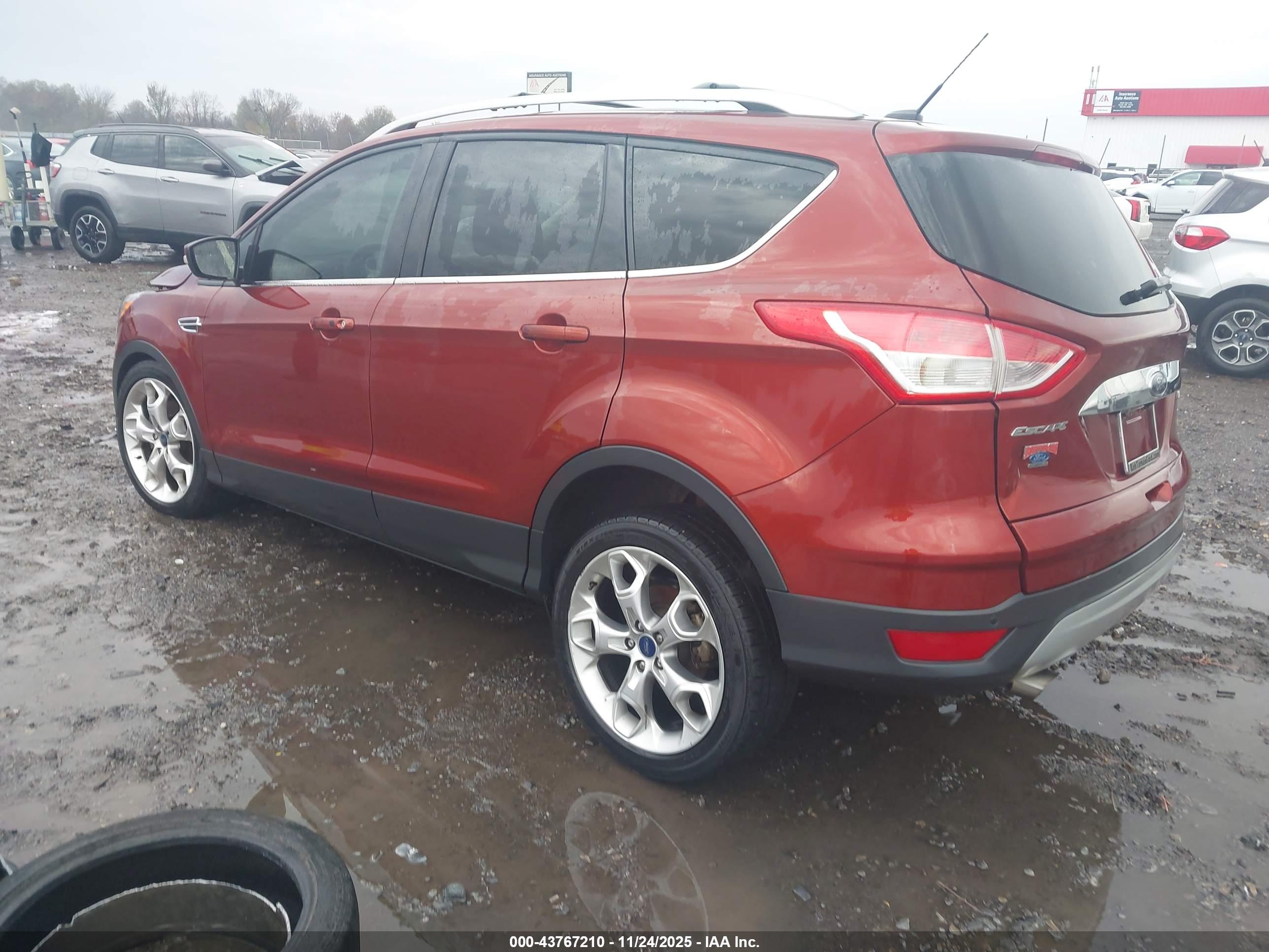 FORD ESCAPE image 3