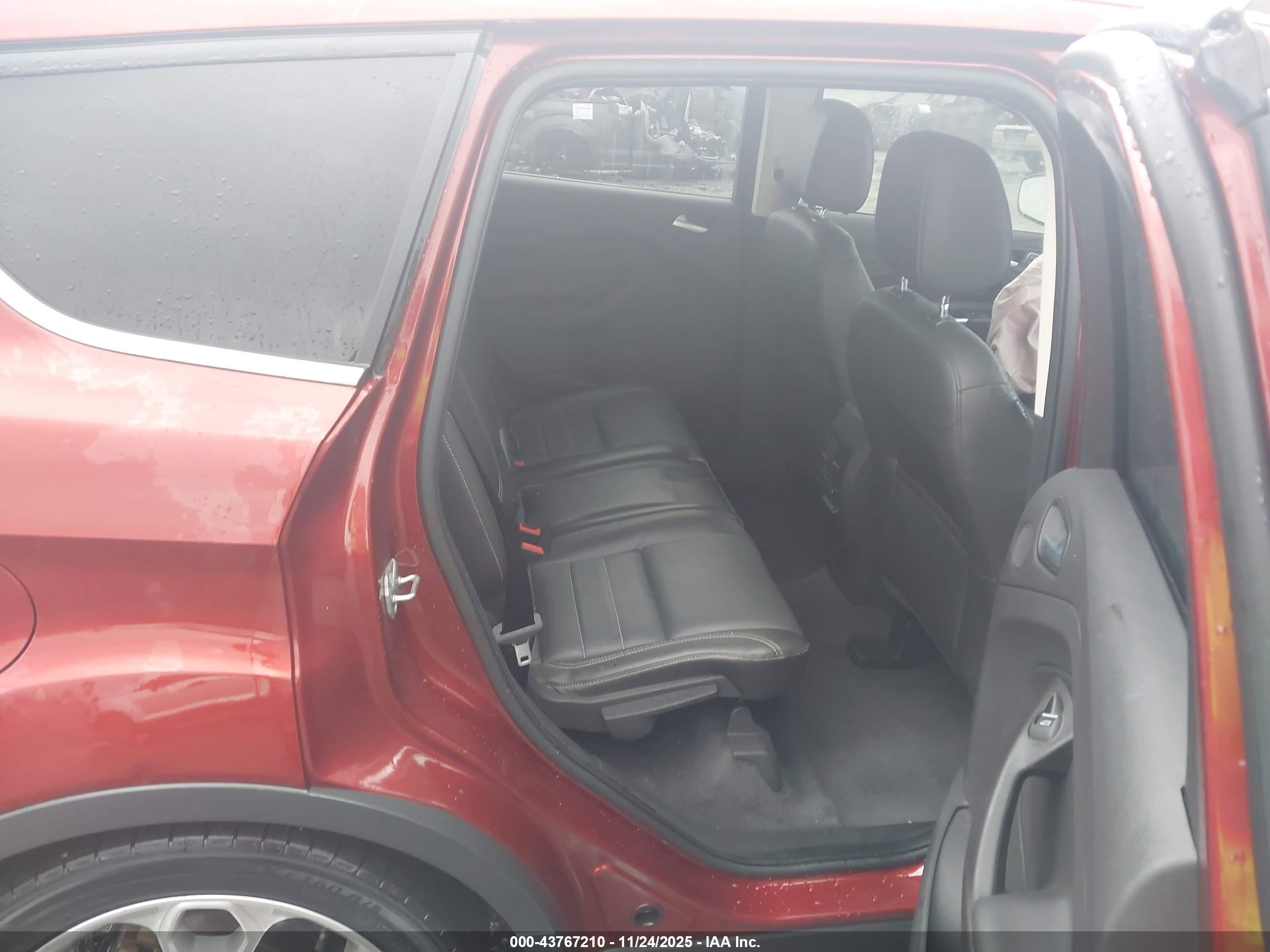 FORD ESCAPE image 8