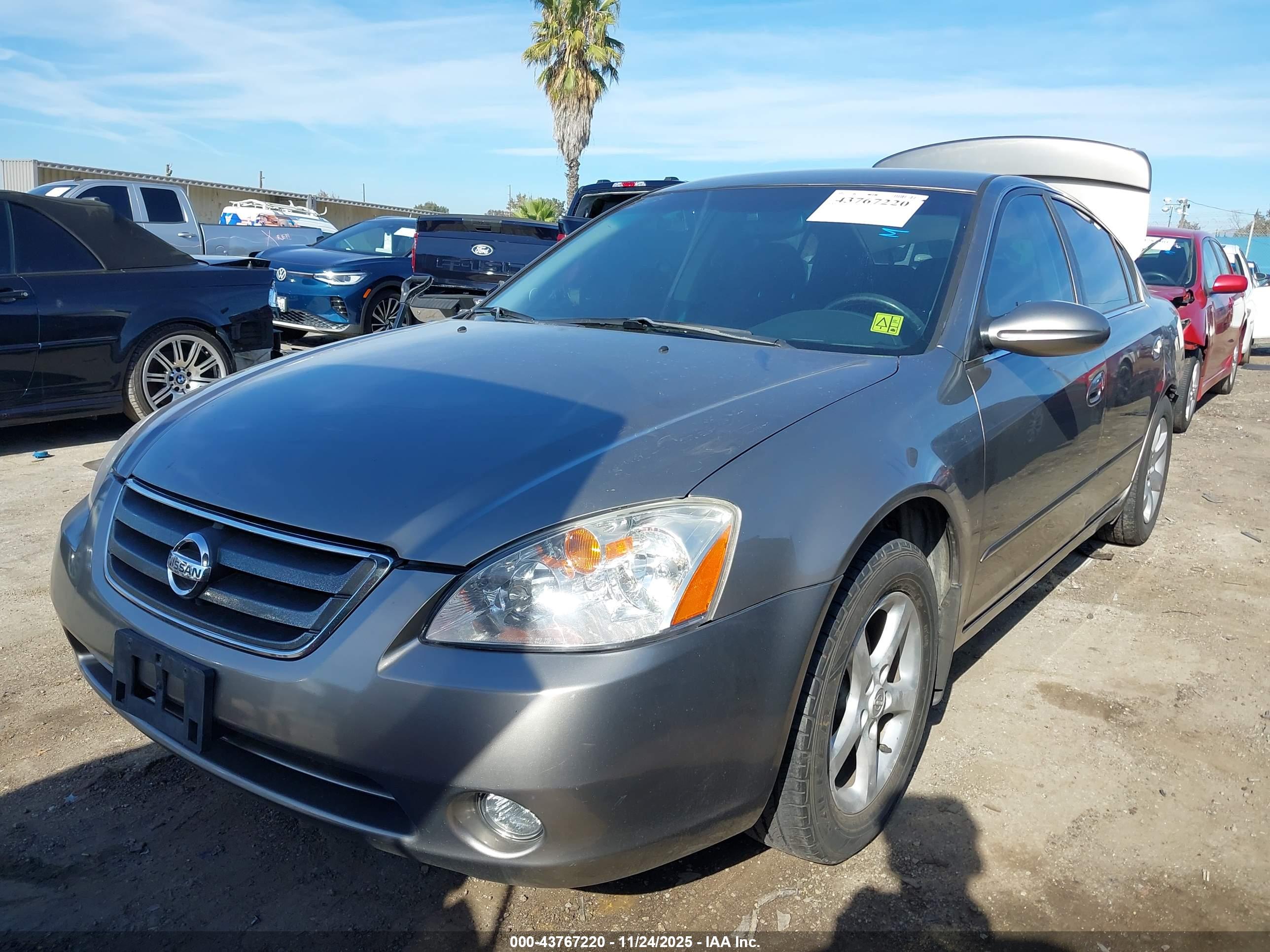 NISSAN ALTIMA image 2