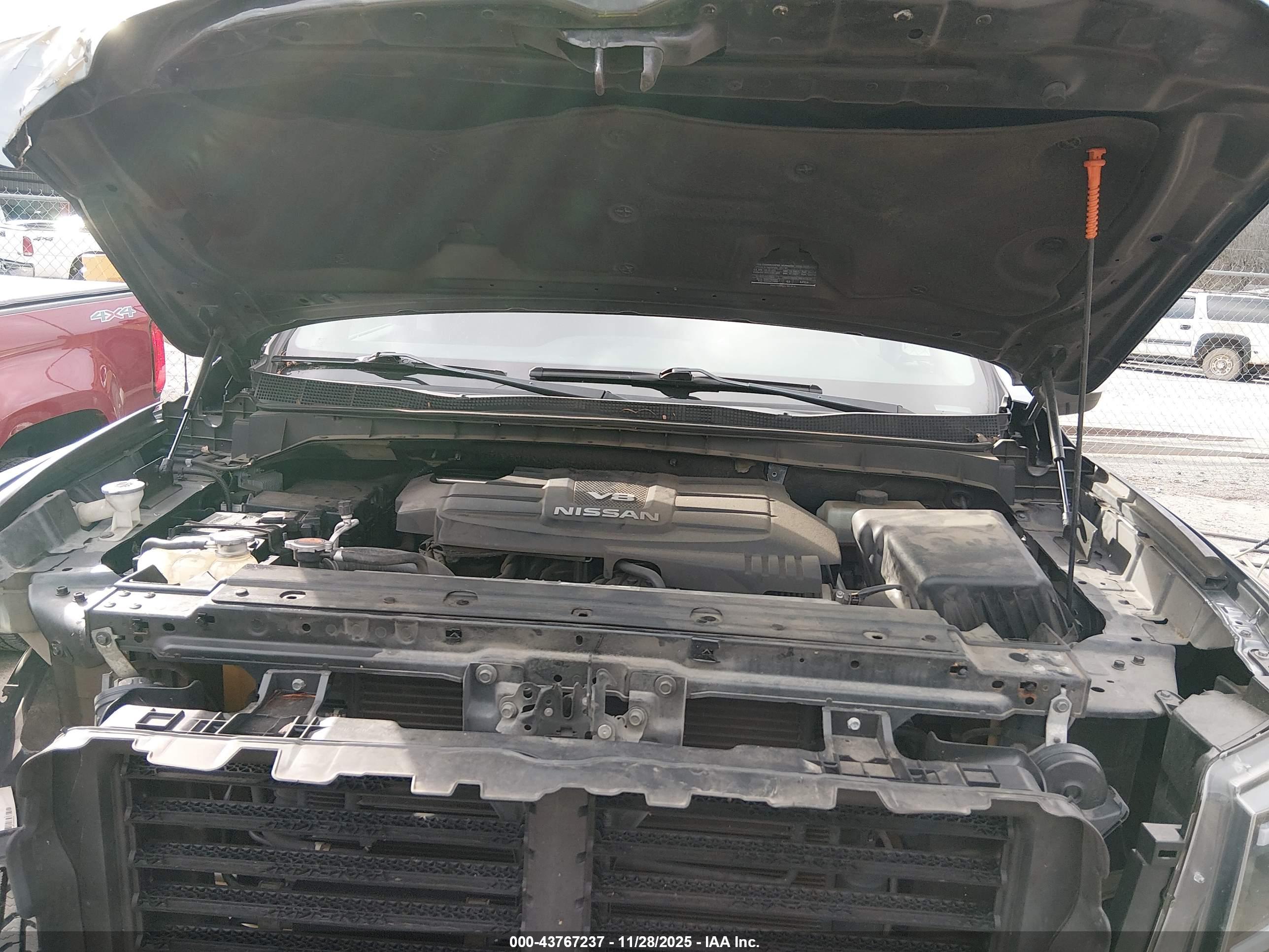 NISSAN TITAN image 10
