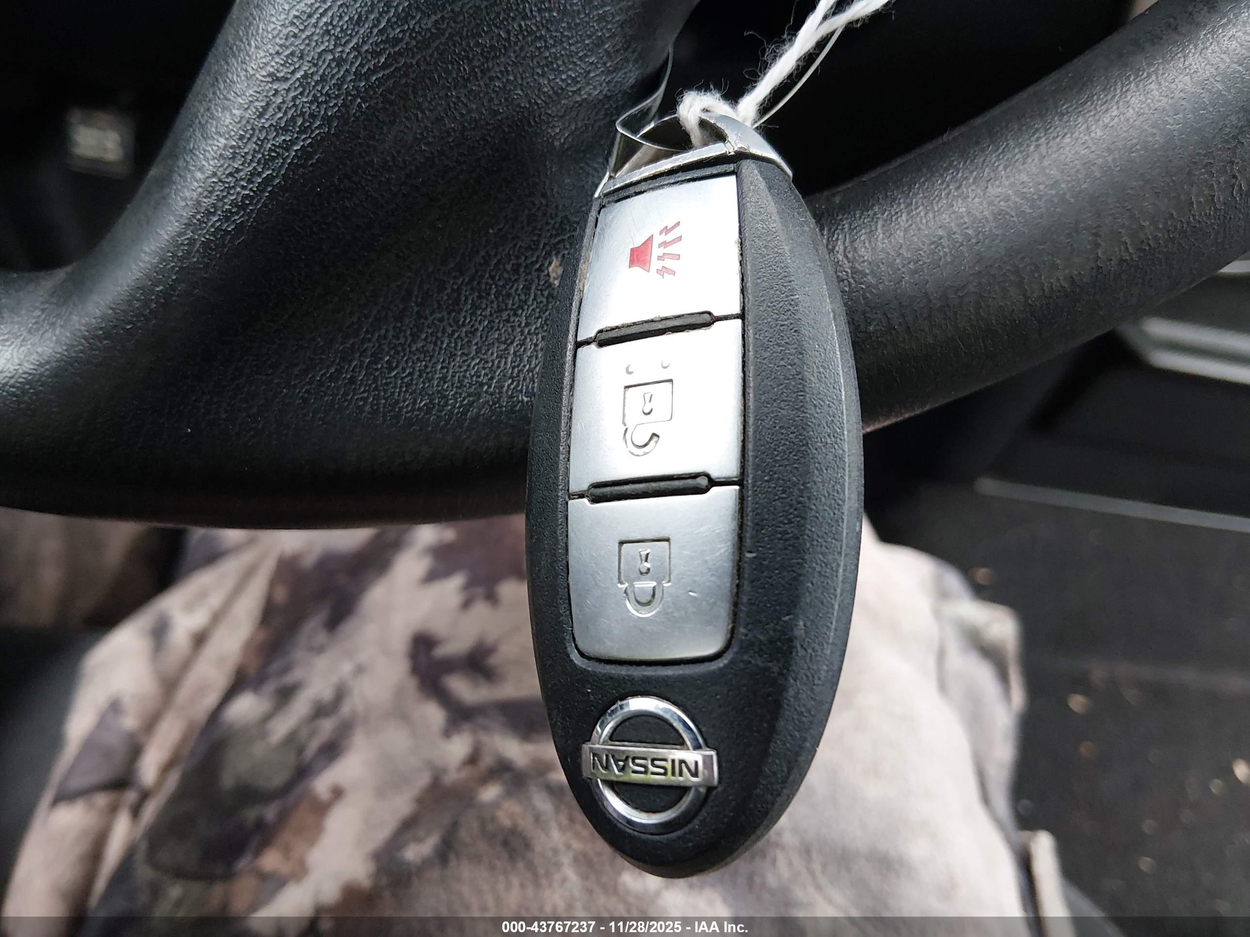 NISSAN TITAN image 11