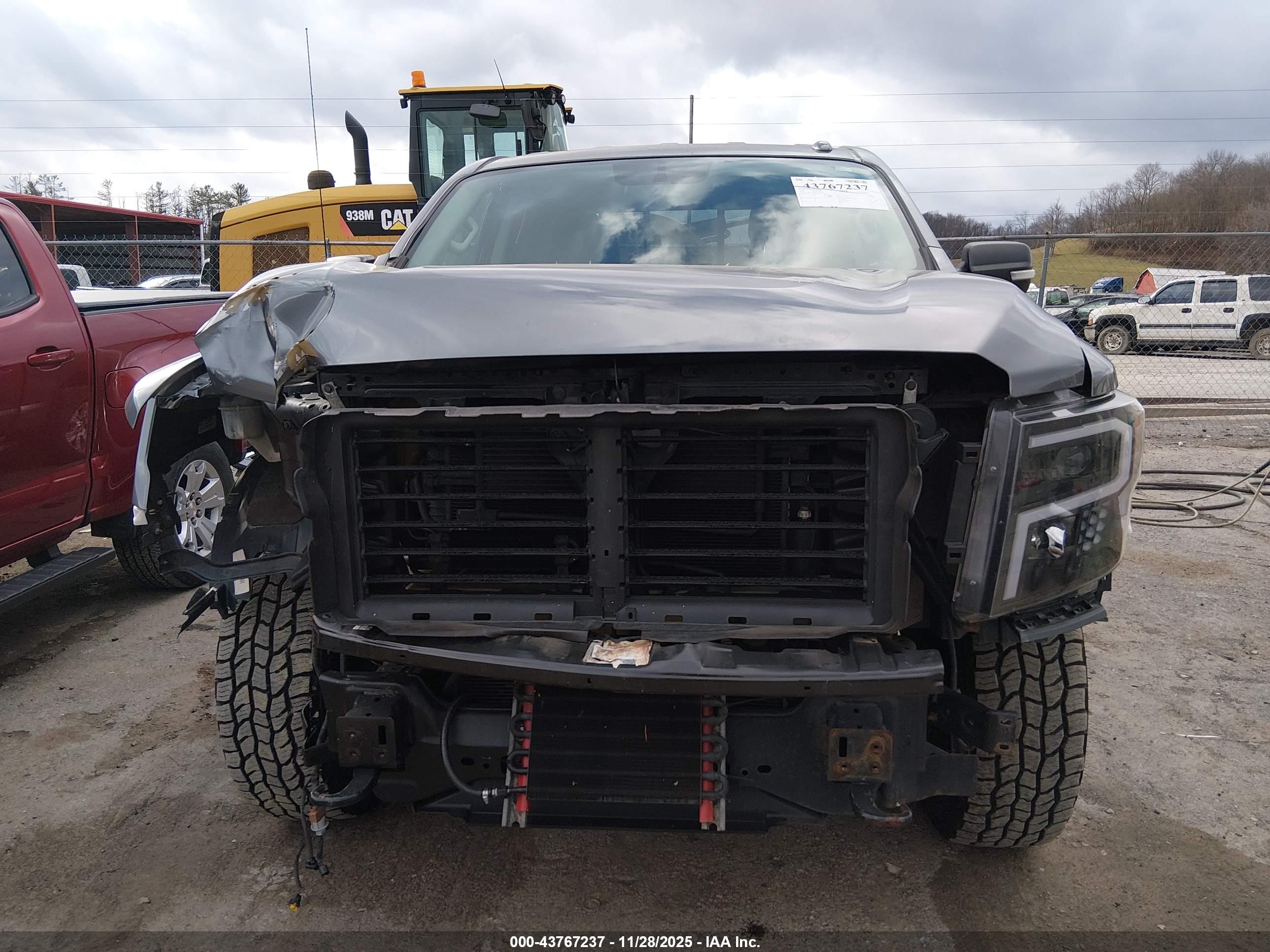 NISSAN TITAN image 6