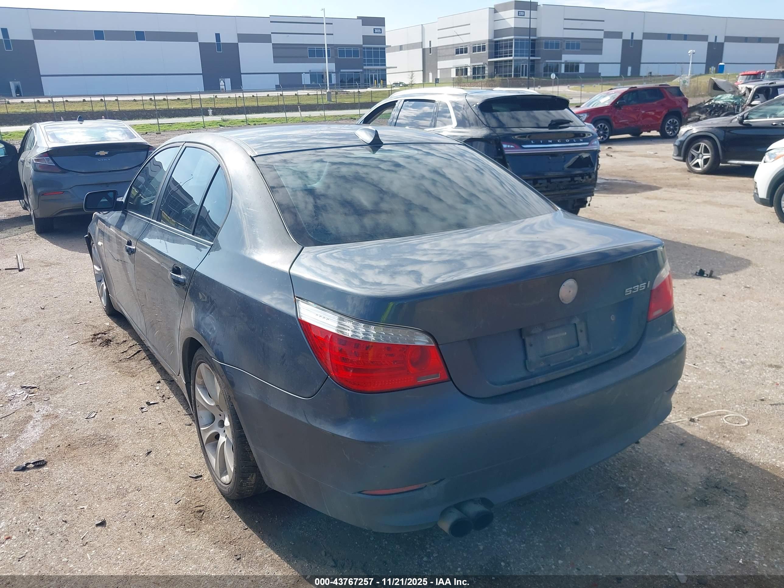 BMW 535I image 3