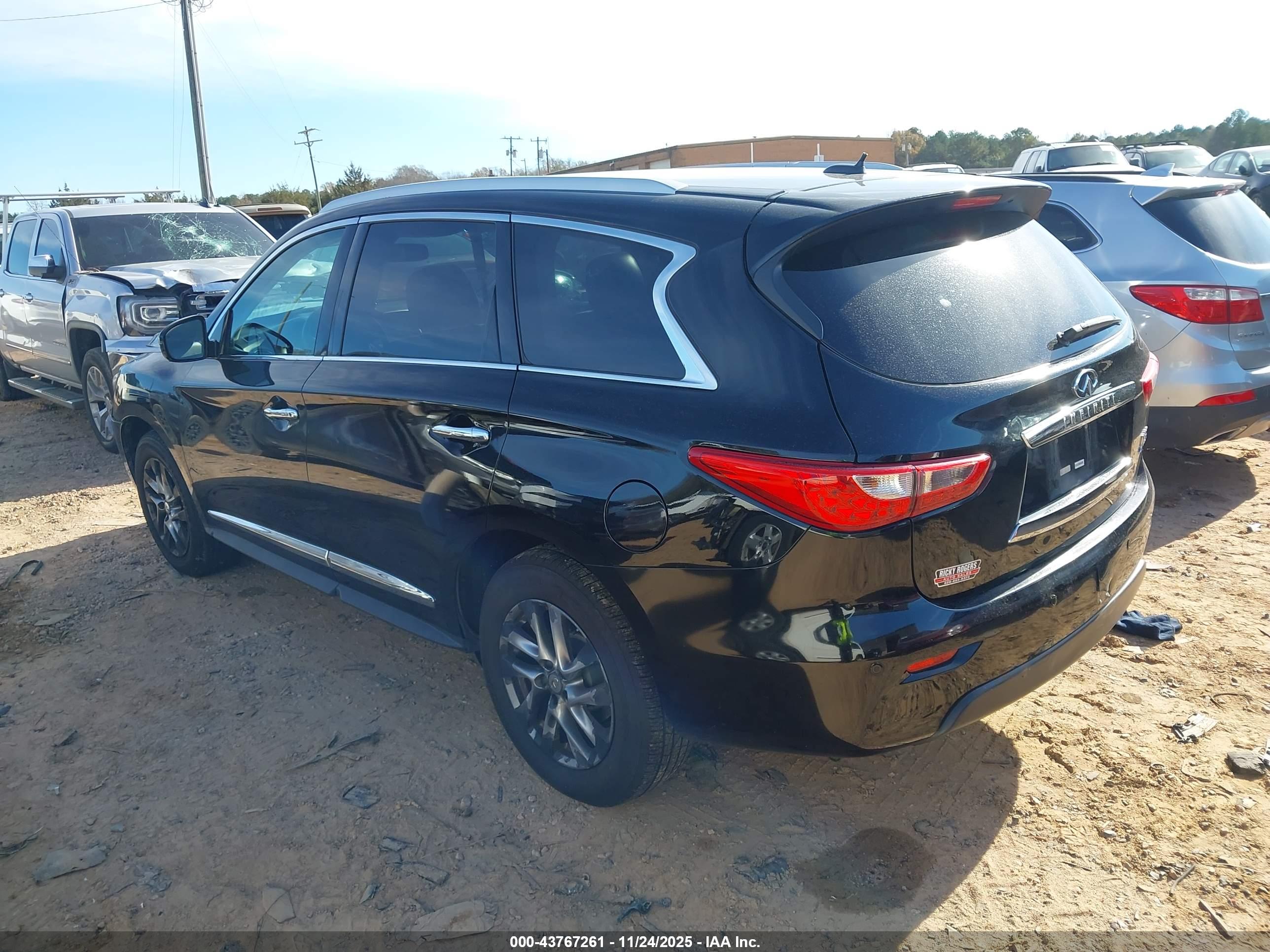 INFINITI JX35 image 3