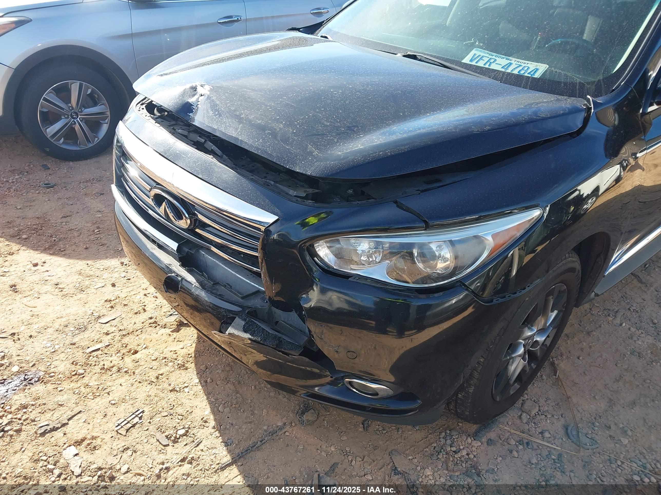 INFINITI JX35 image 6