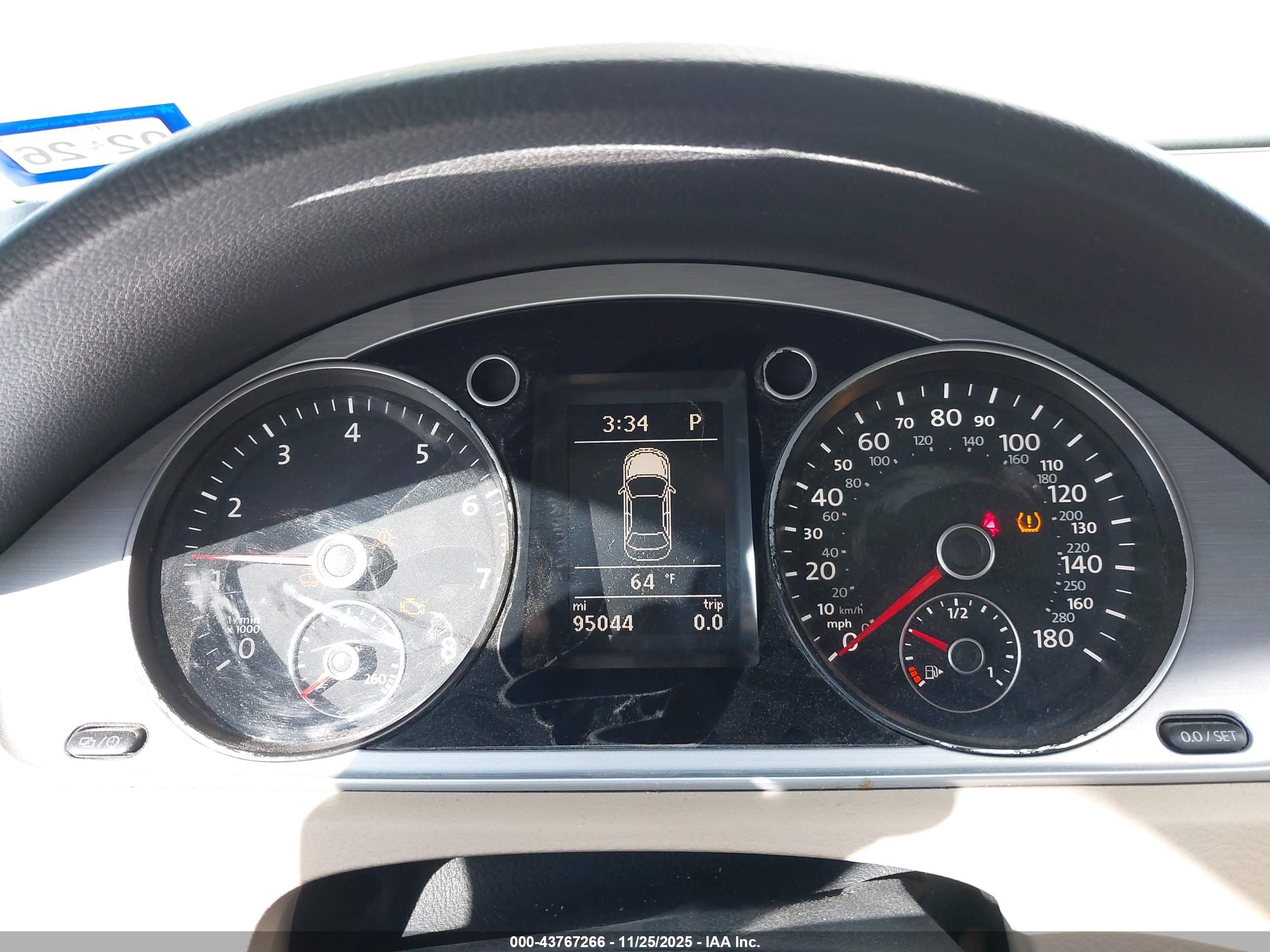 VOLKSWAGEN CC image 7