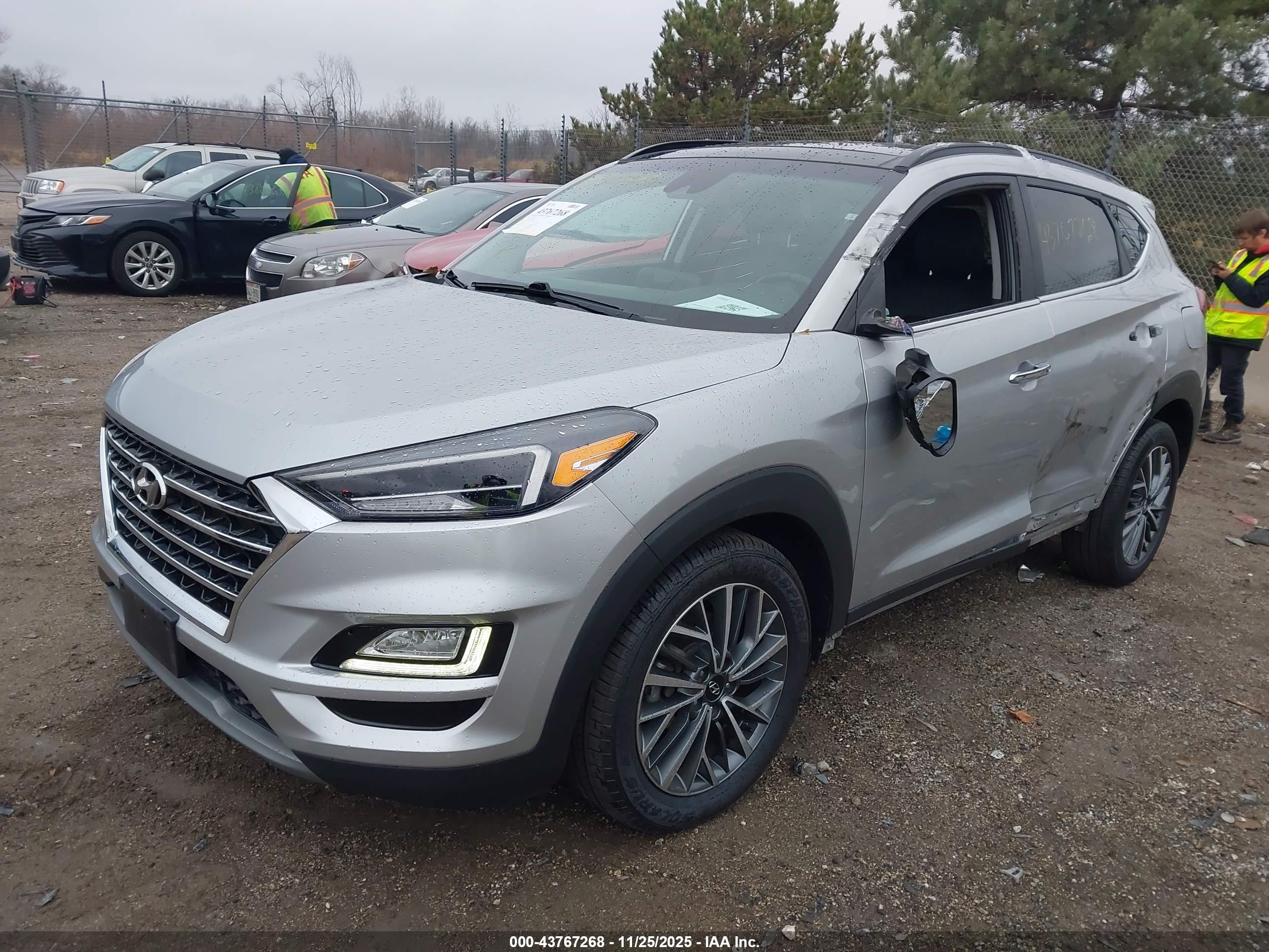 HYUNDAI TUCSON image 2