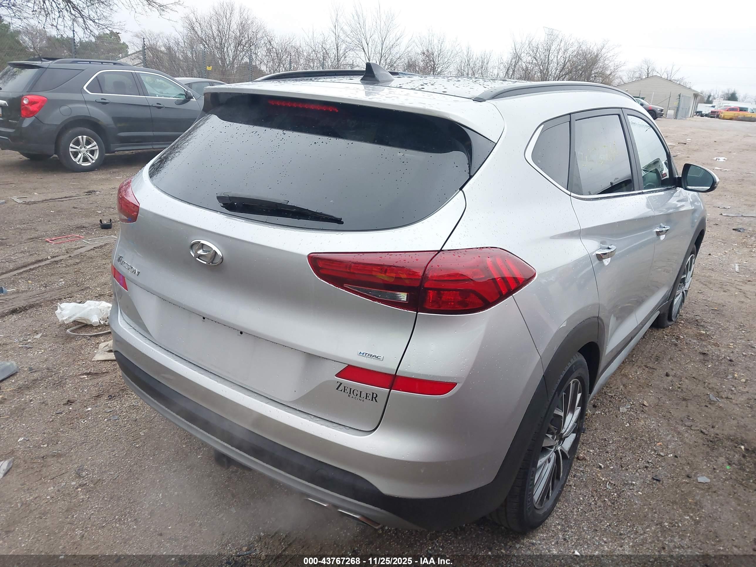 HYUNDAI TUCSON image 4