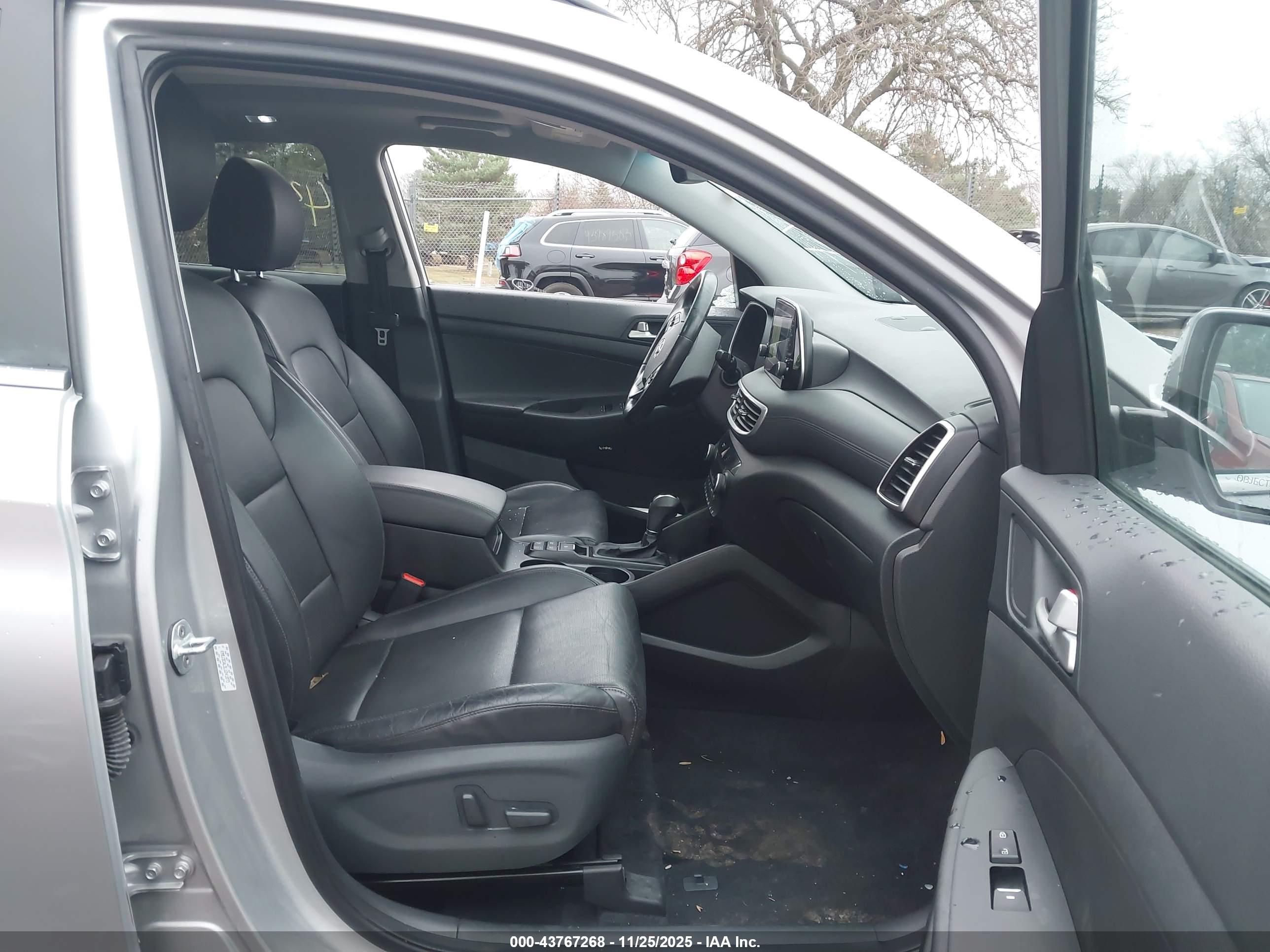 HYUNDAI TUCSON image 5