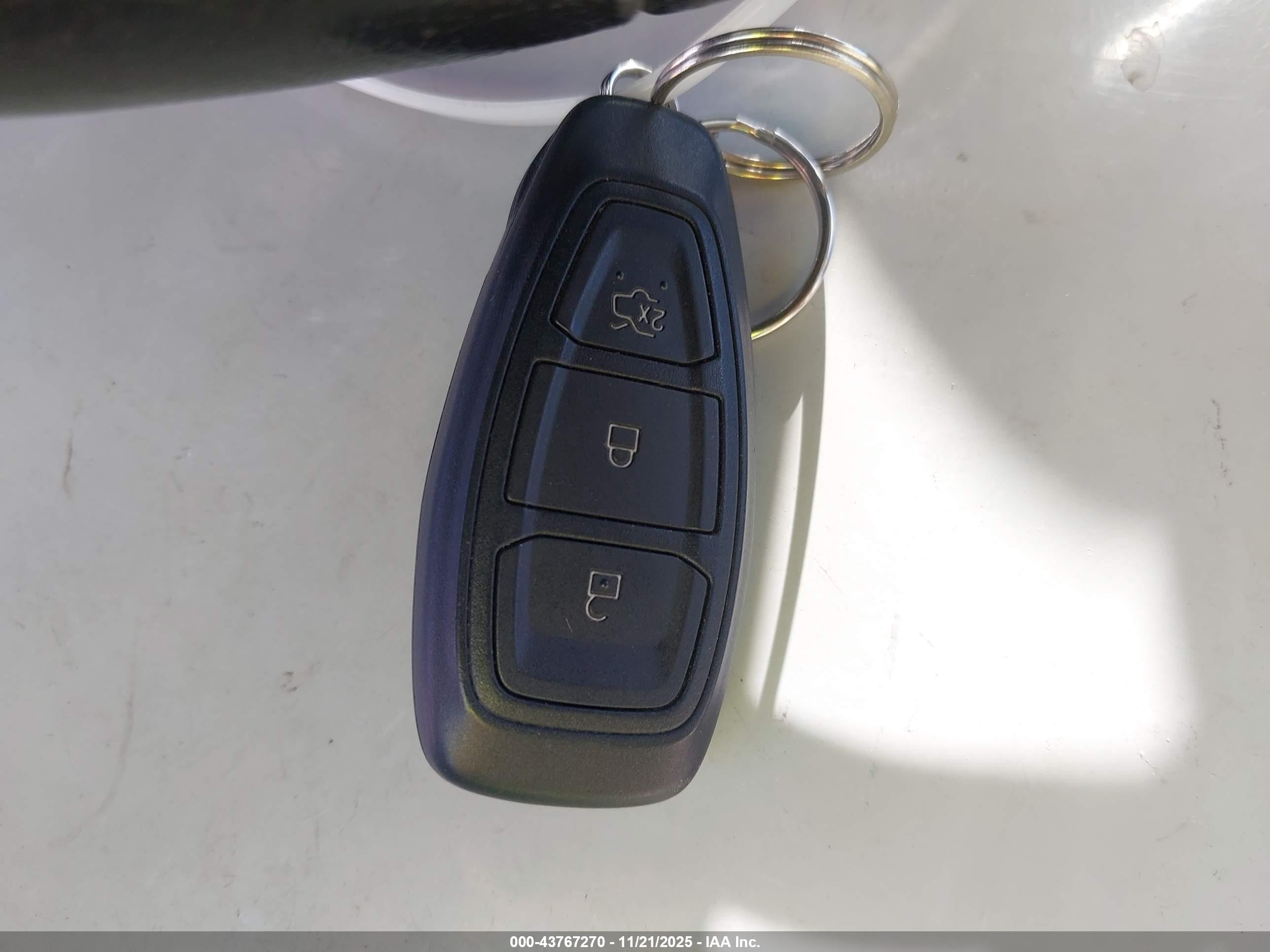 FORD C-MAX image 11