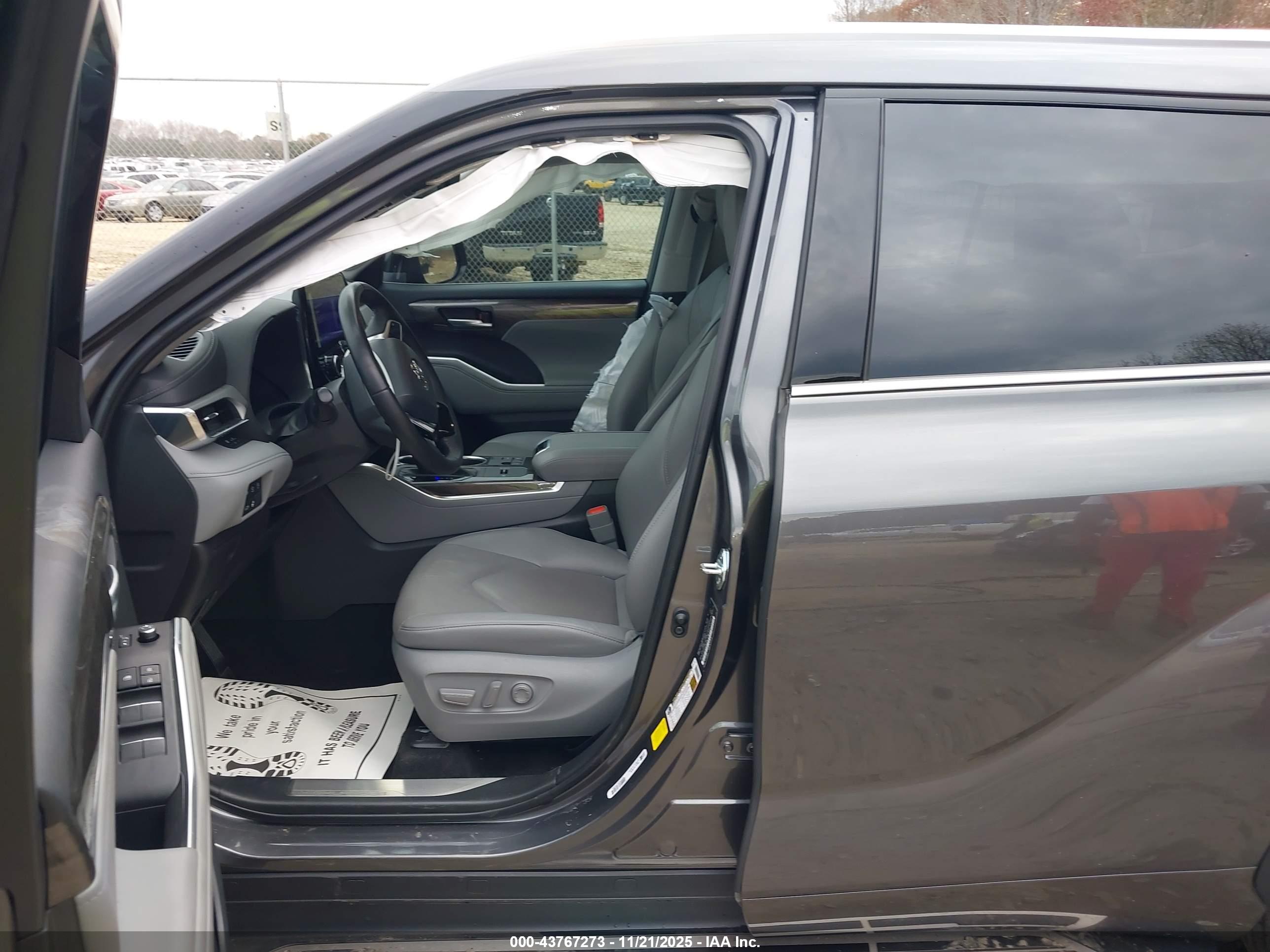 TOYOTA HIGHLANDER image 5