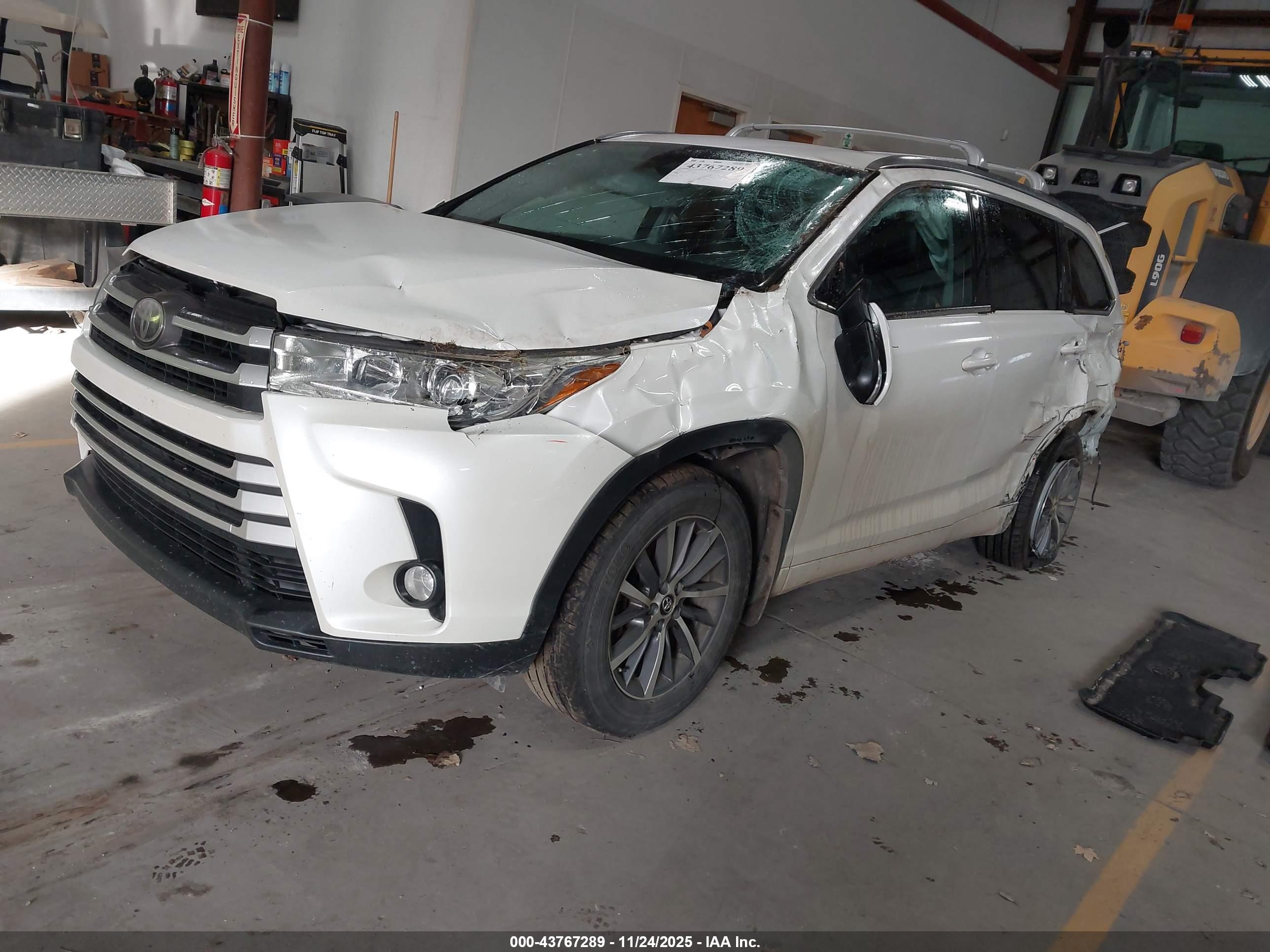 TOYOTA HIGHLANDER image 2