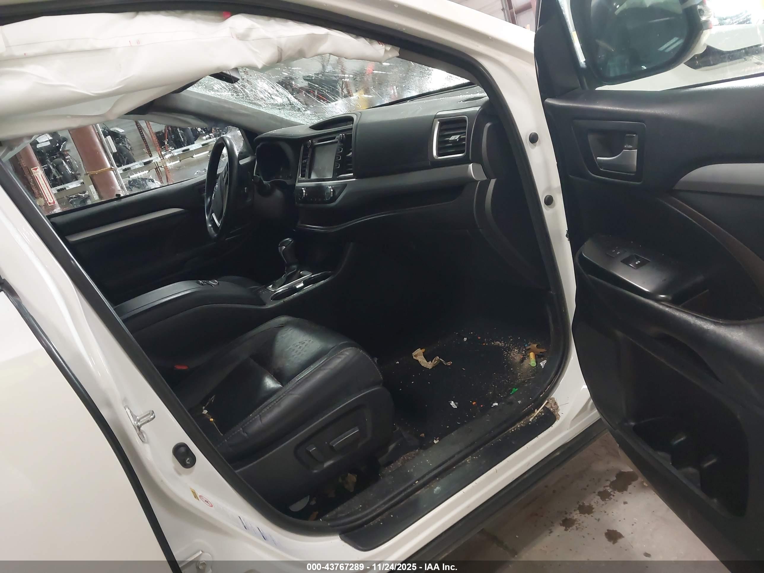 TOYOTA HIGHLANDER image 5