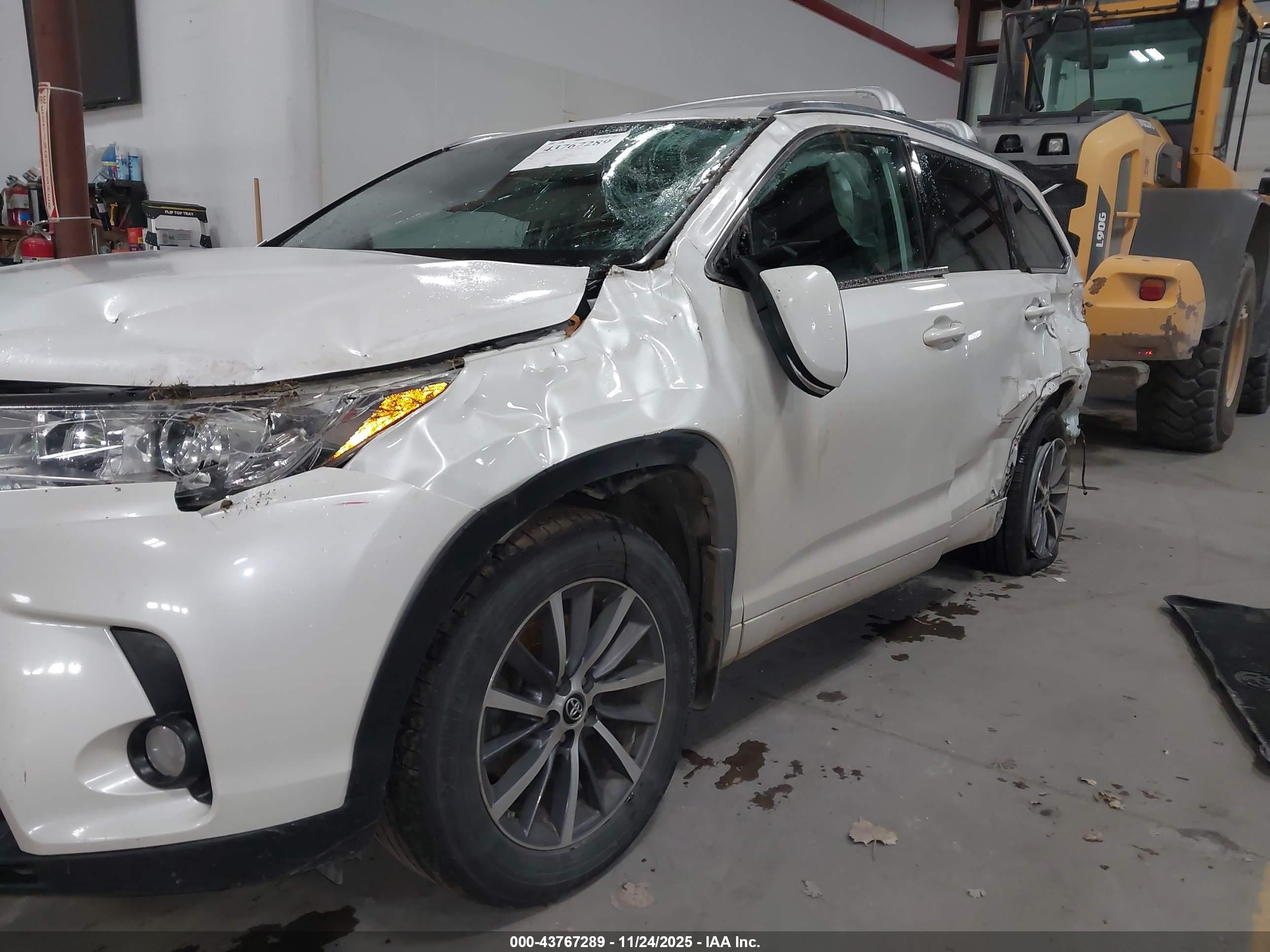 TOYOTA HIGHLANDER image 6