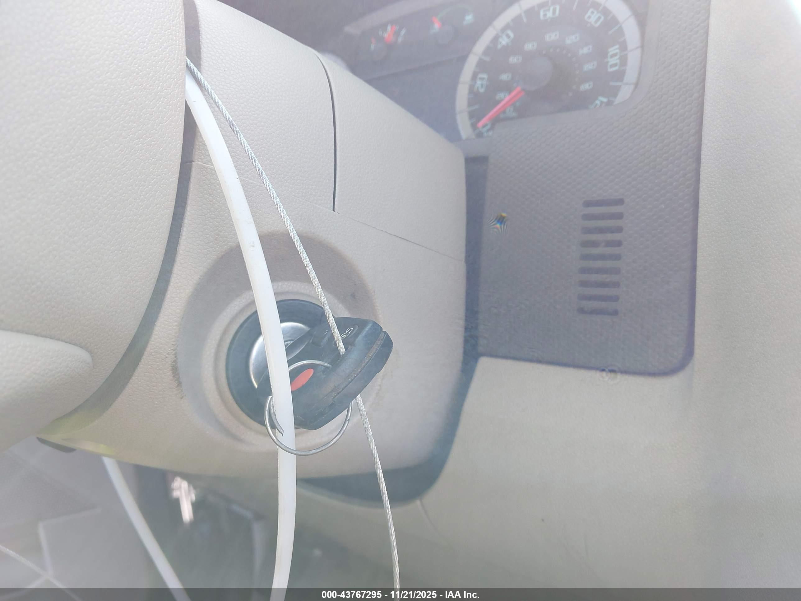 FORD ESCAPE image 11
