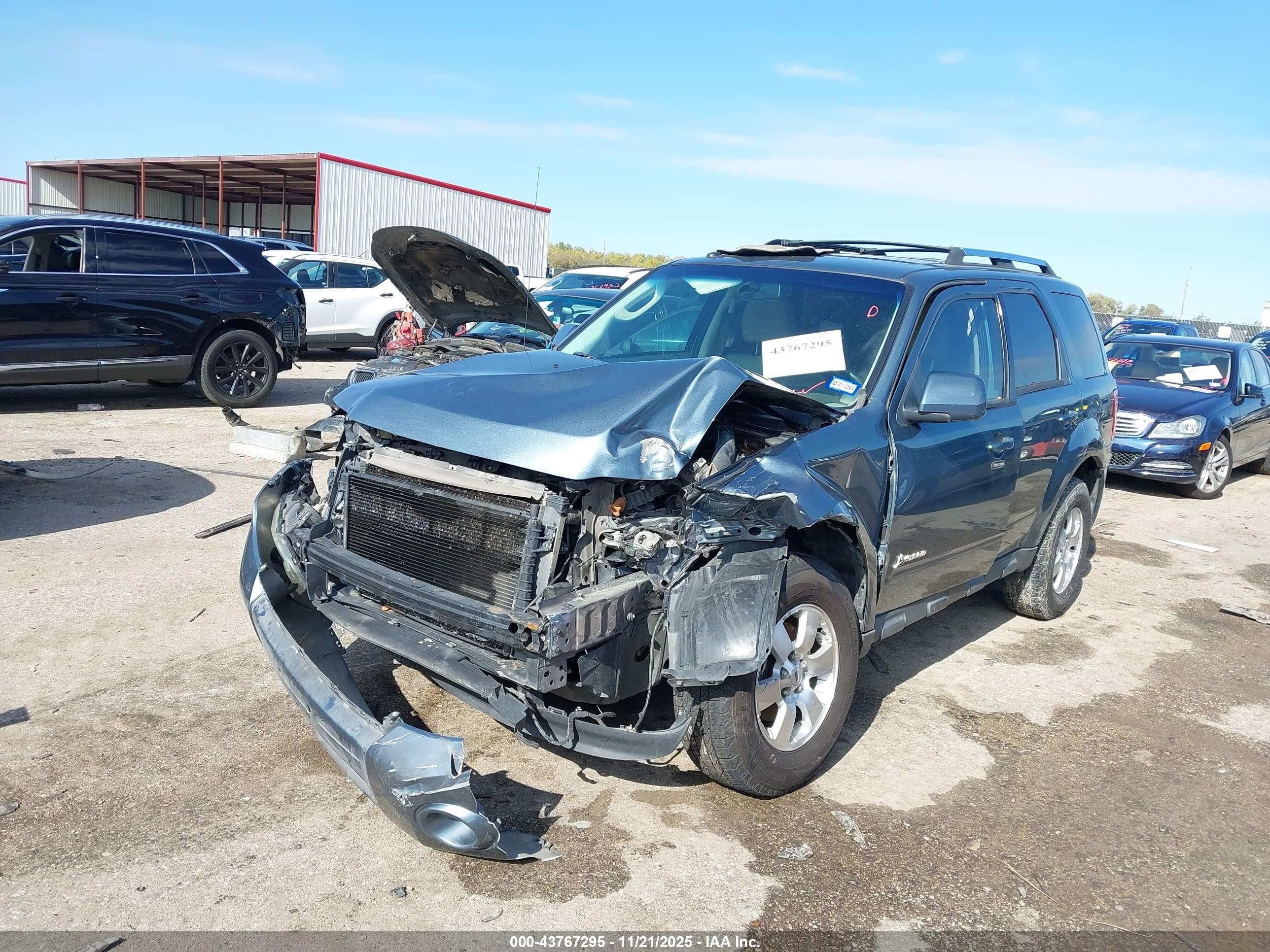 FORD ESCAPE image 2