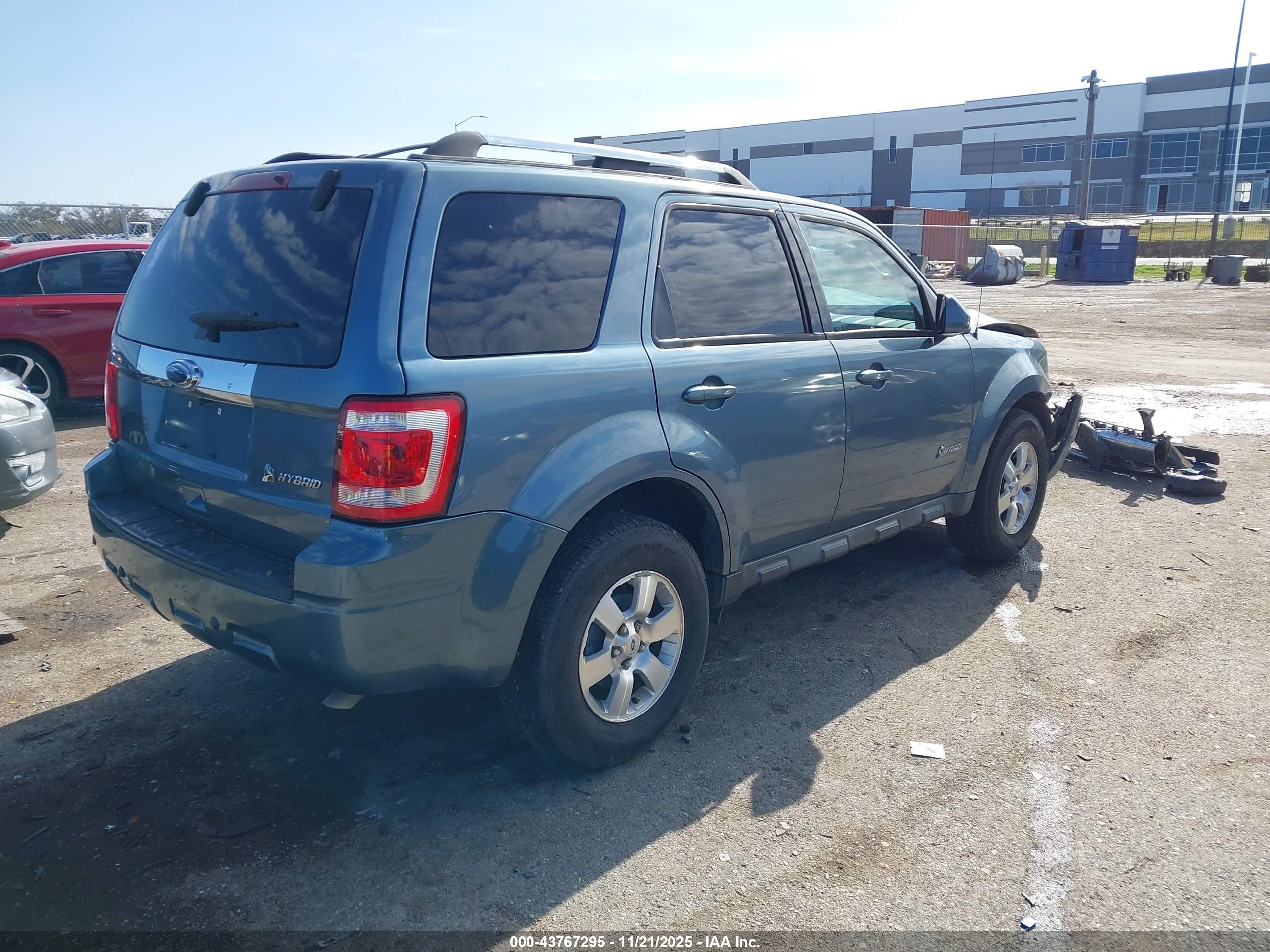 FORD ESCAPE image 4