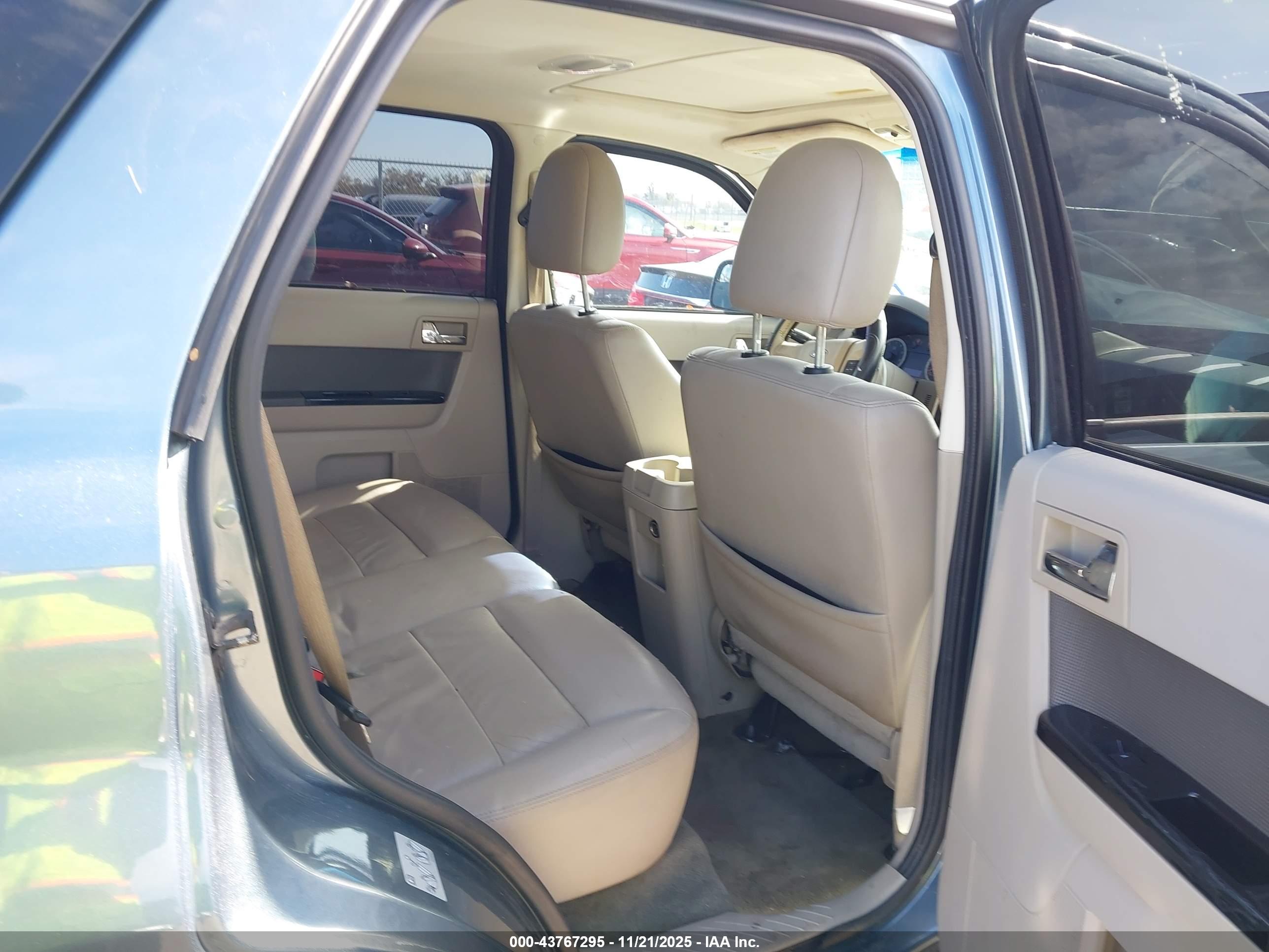 FORD ESCAPE image 8