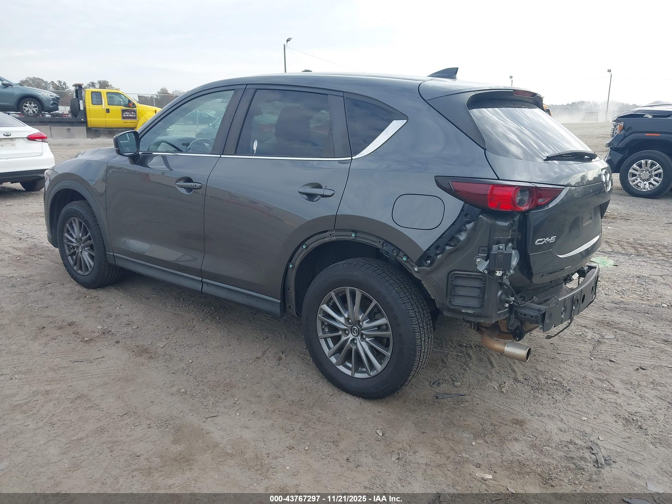 MAZDA CX-5 image 3