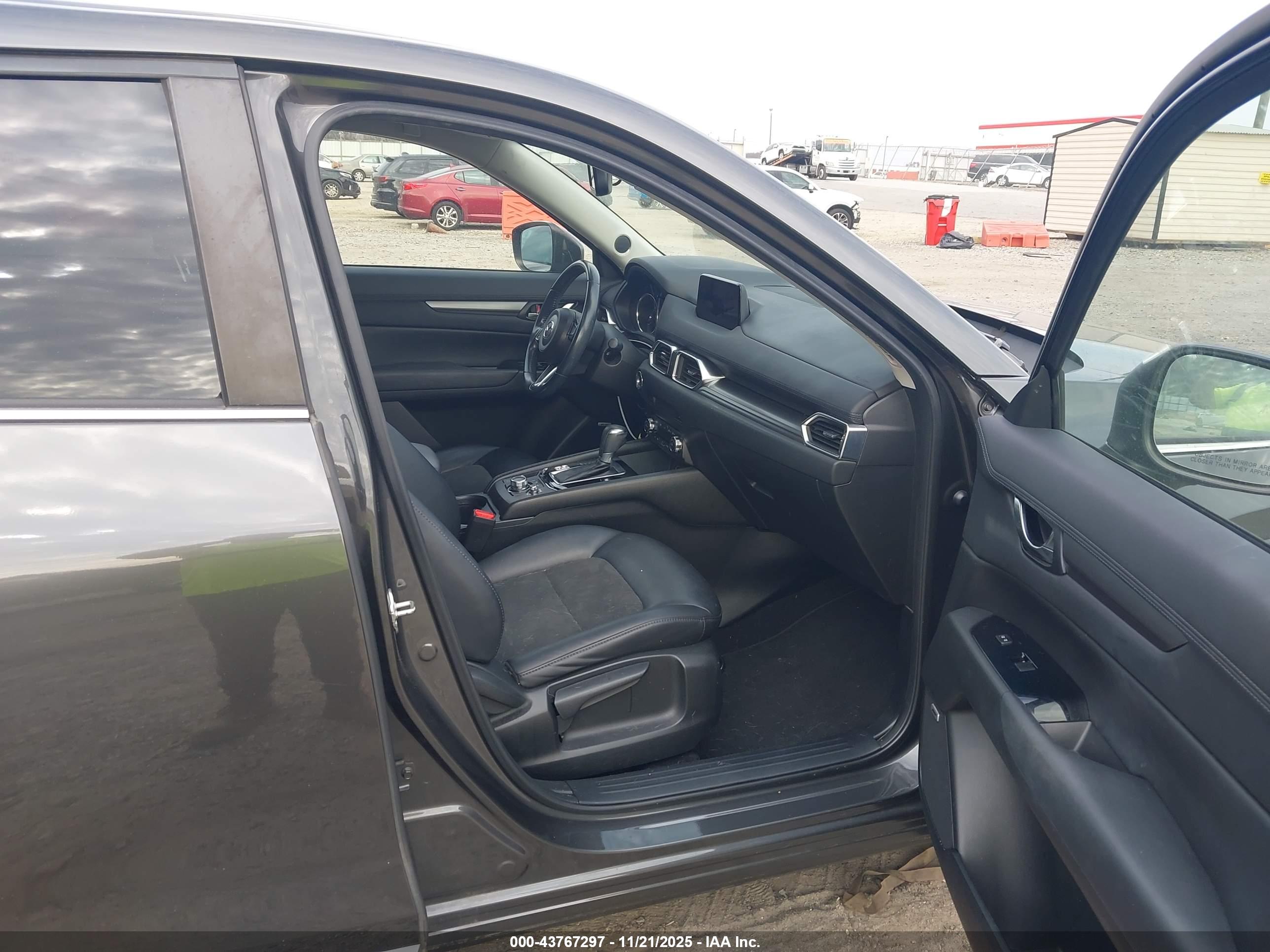MAZDA CX-5 image 5