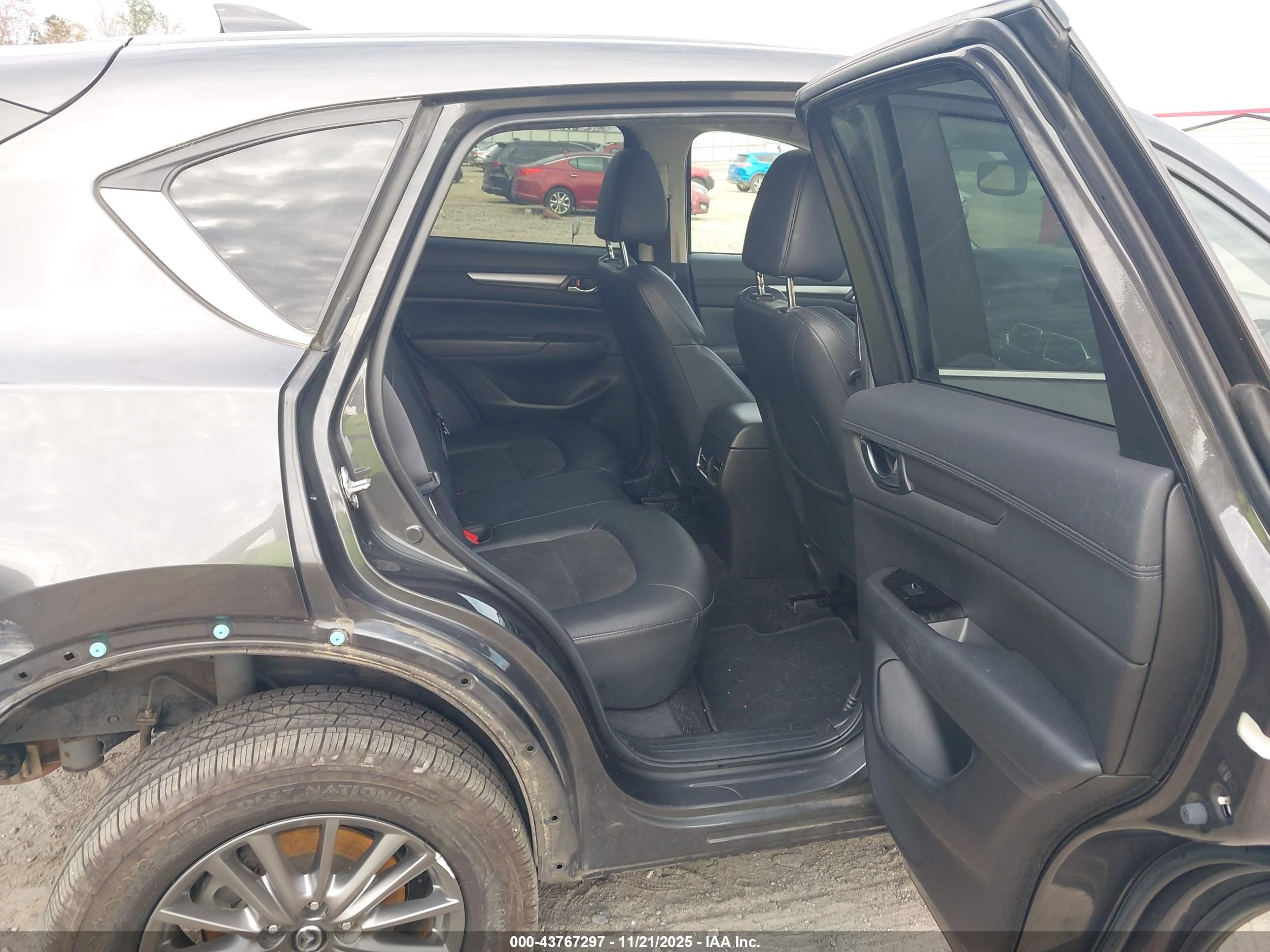 MAZDA CX-5 image 8