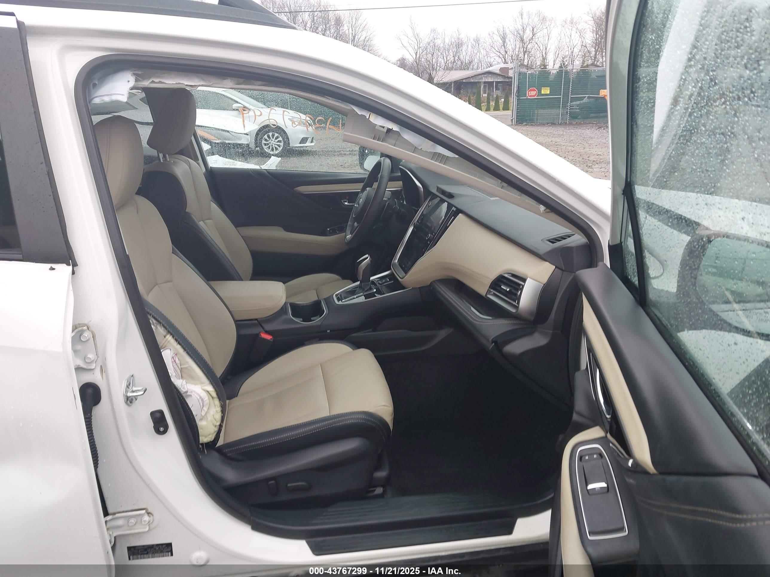 SUBARU OUTBACK image 5