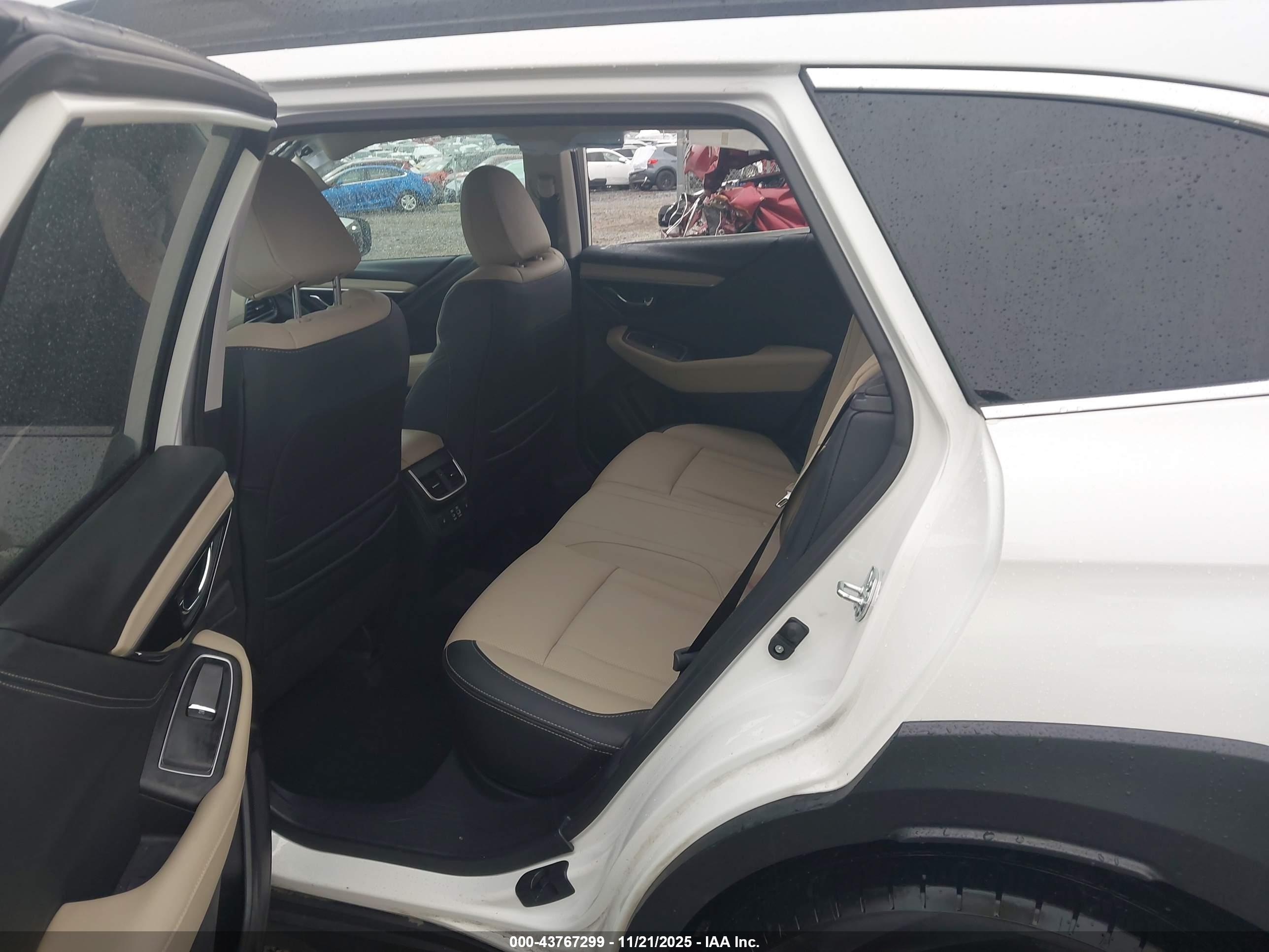 SUBARU OUTBACK image 8