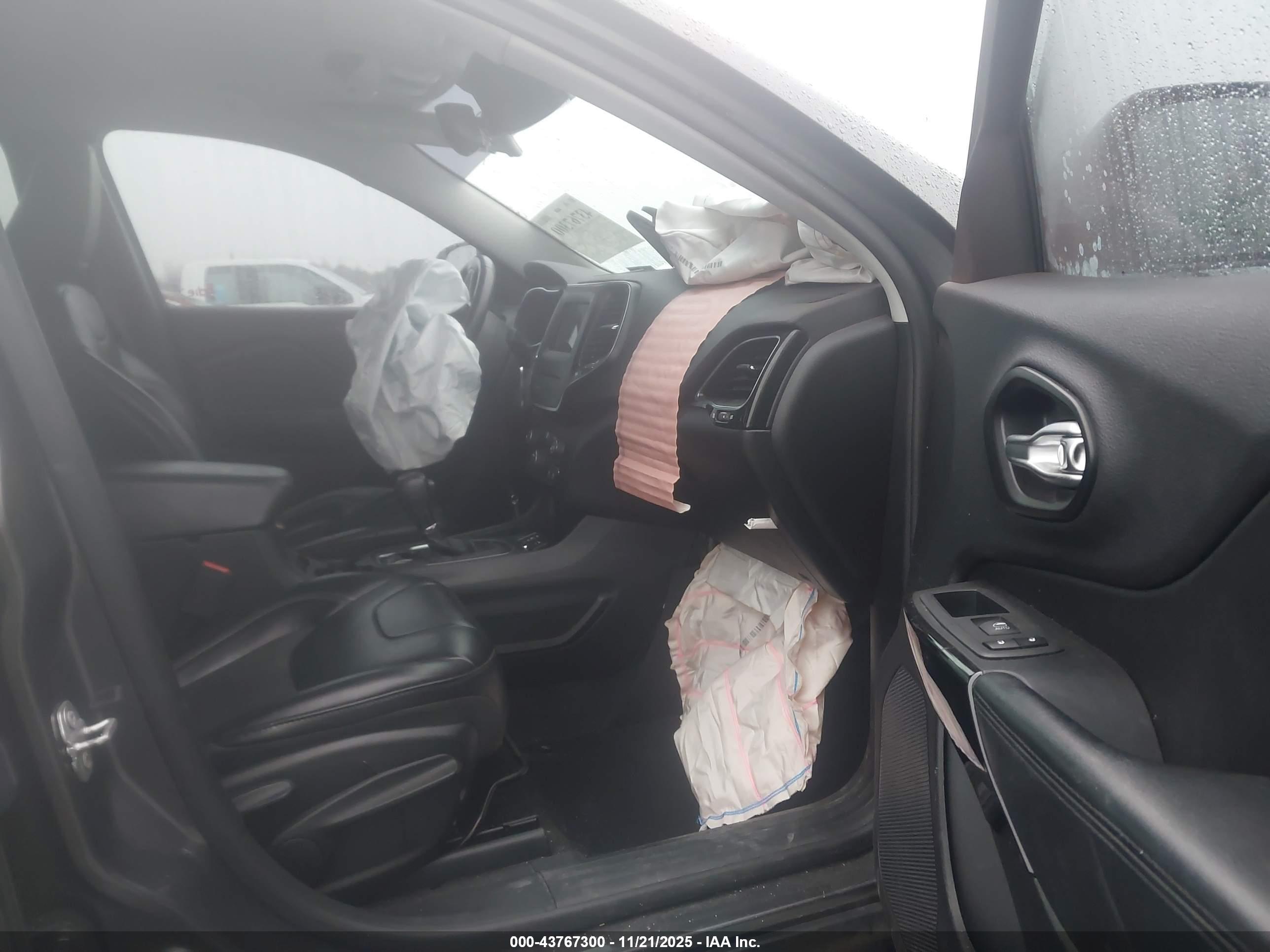 JEEP CHEROKEE image 5