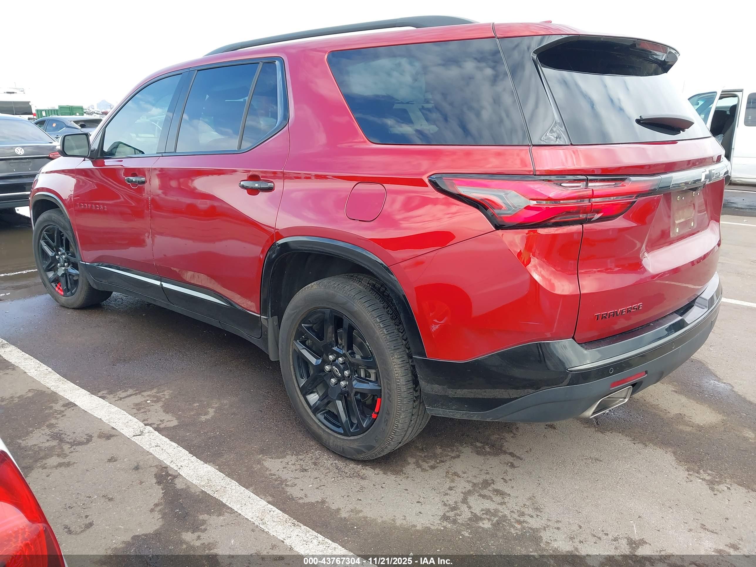 CHEVROLET TRAVERSE image 3