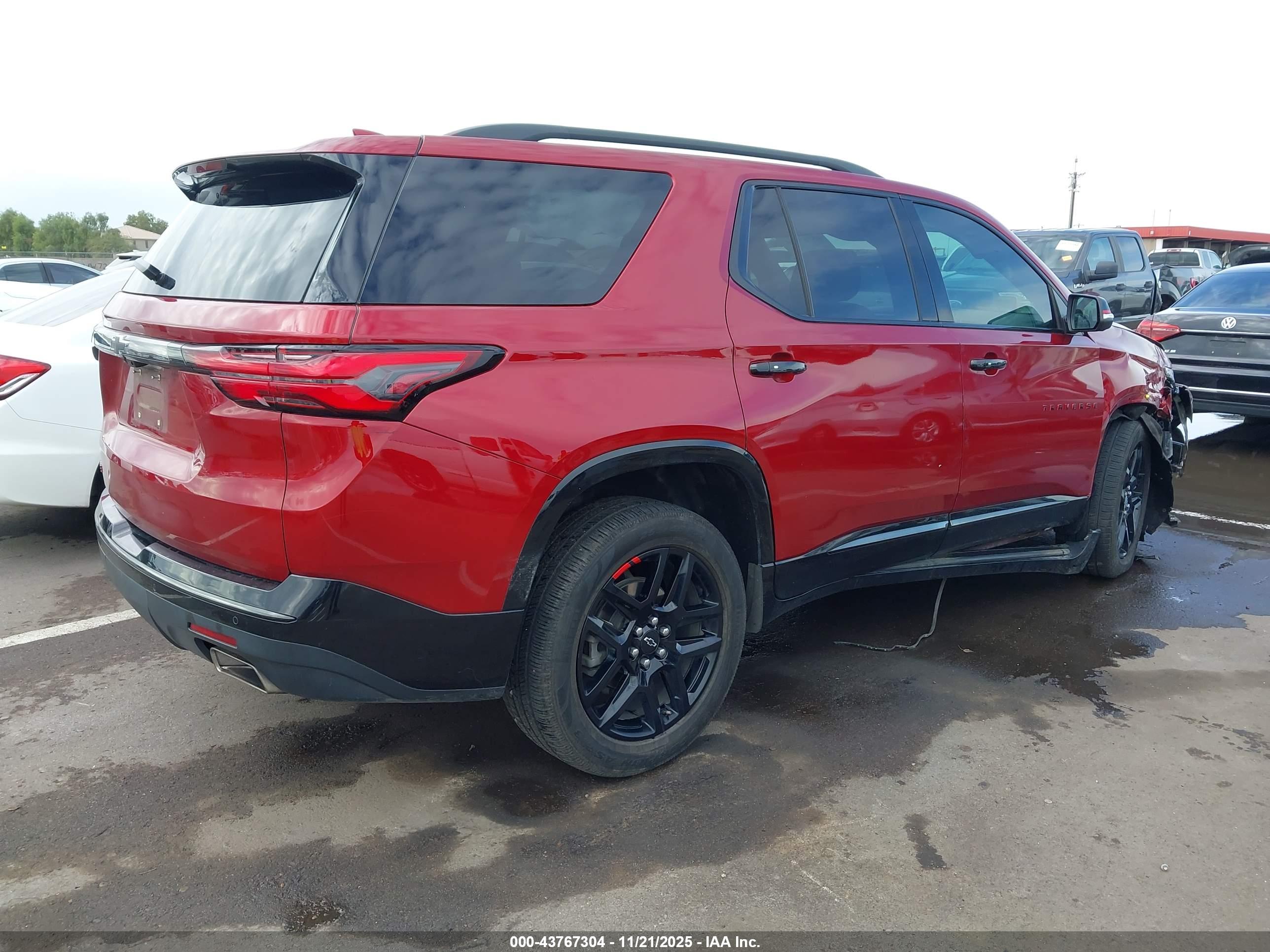 CHEVROLET TRAVERSE image 4