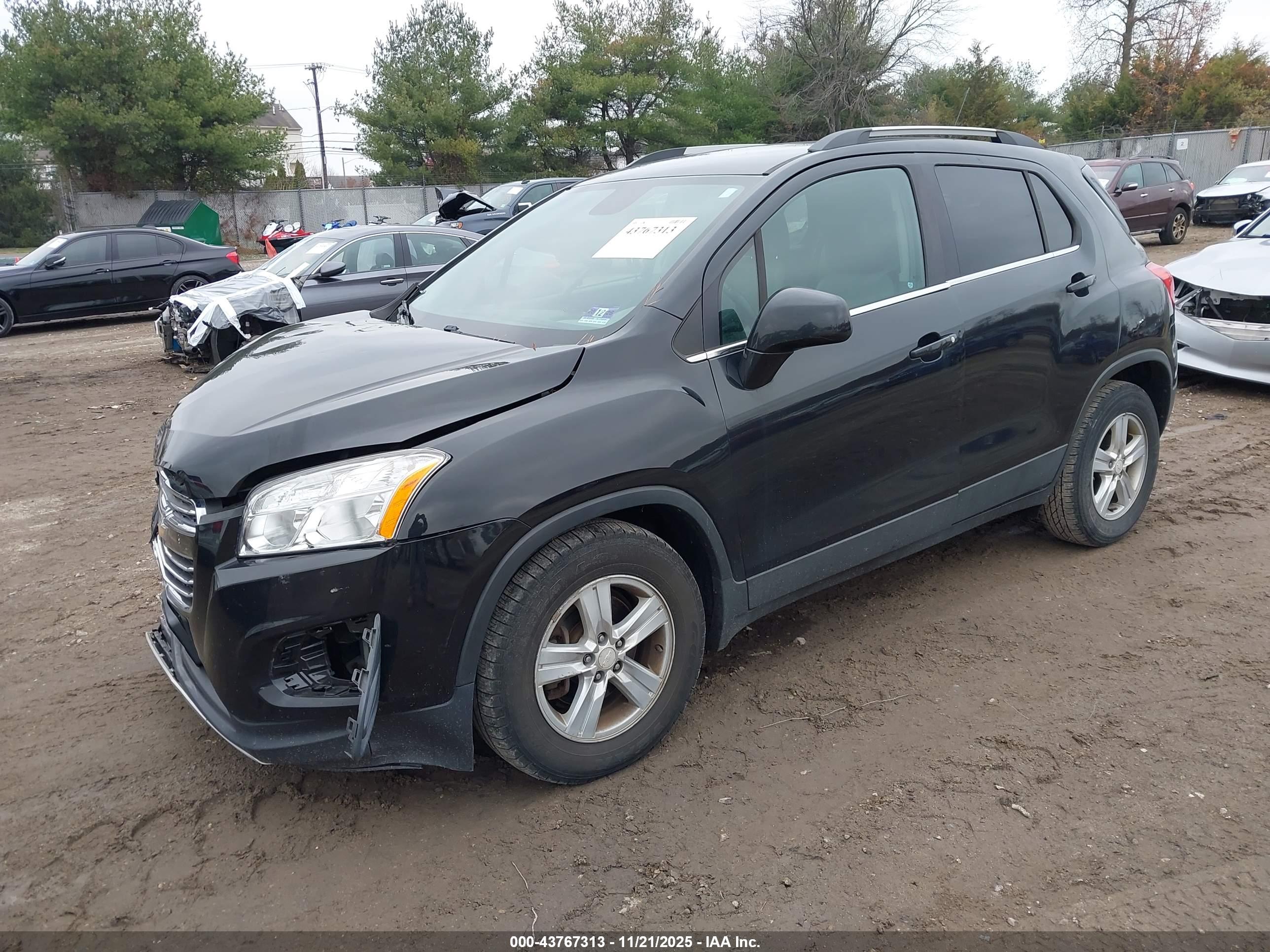 CHEVROLET TRAX image 2