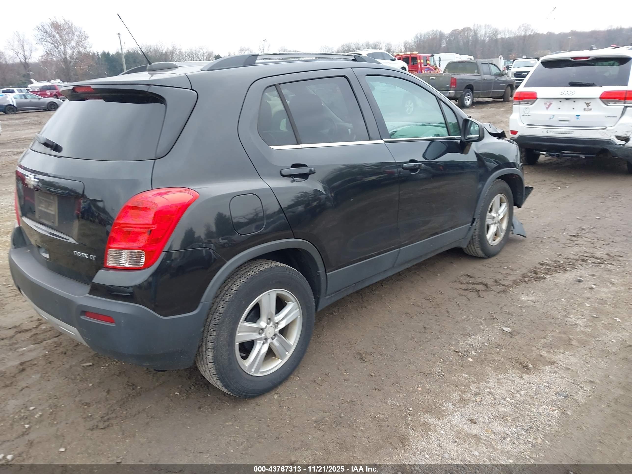CHEVROLET TRAX image 4