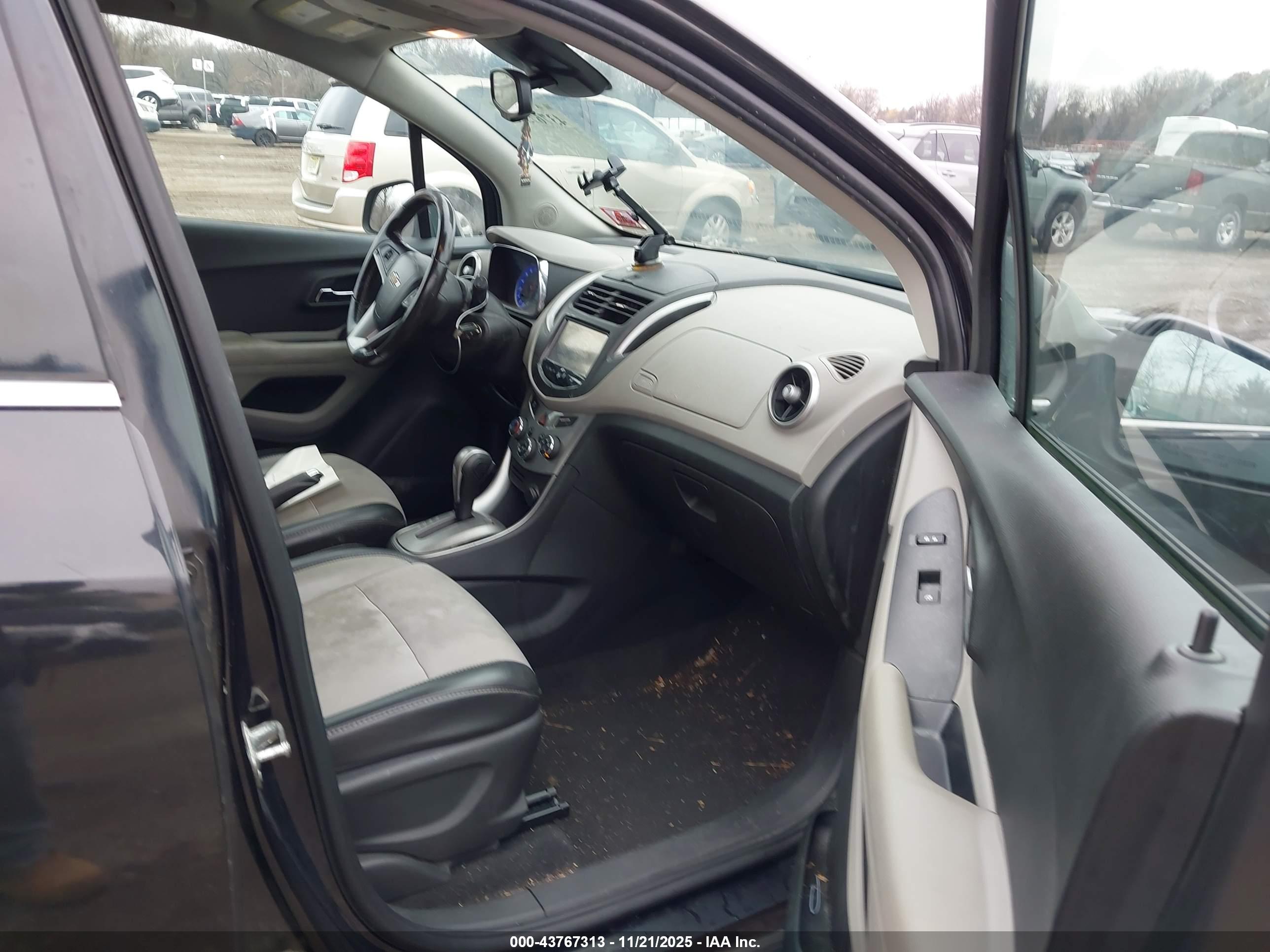 CHEVROLET TRAX image 5