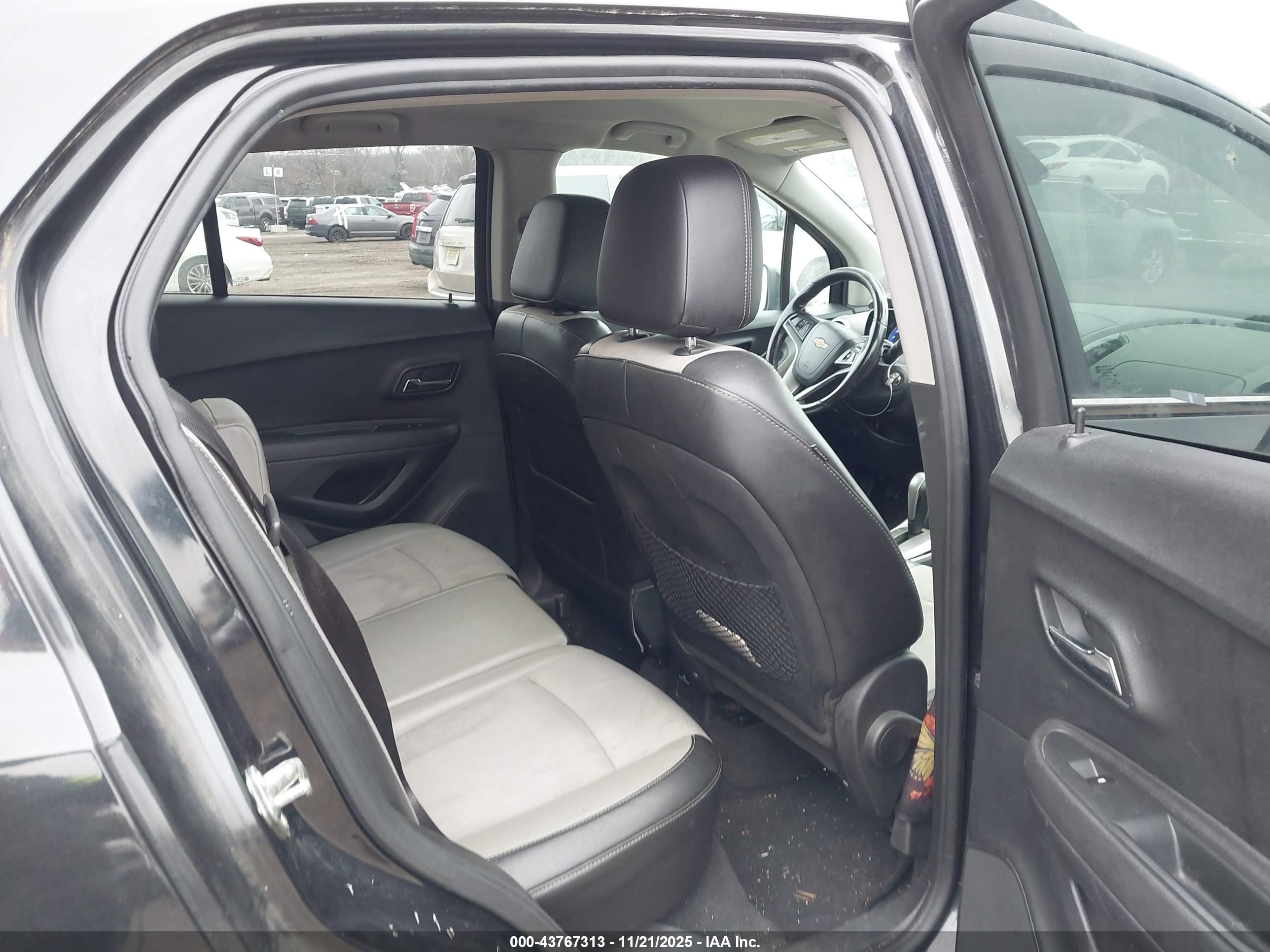 CHEVROLET TRAX image 8